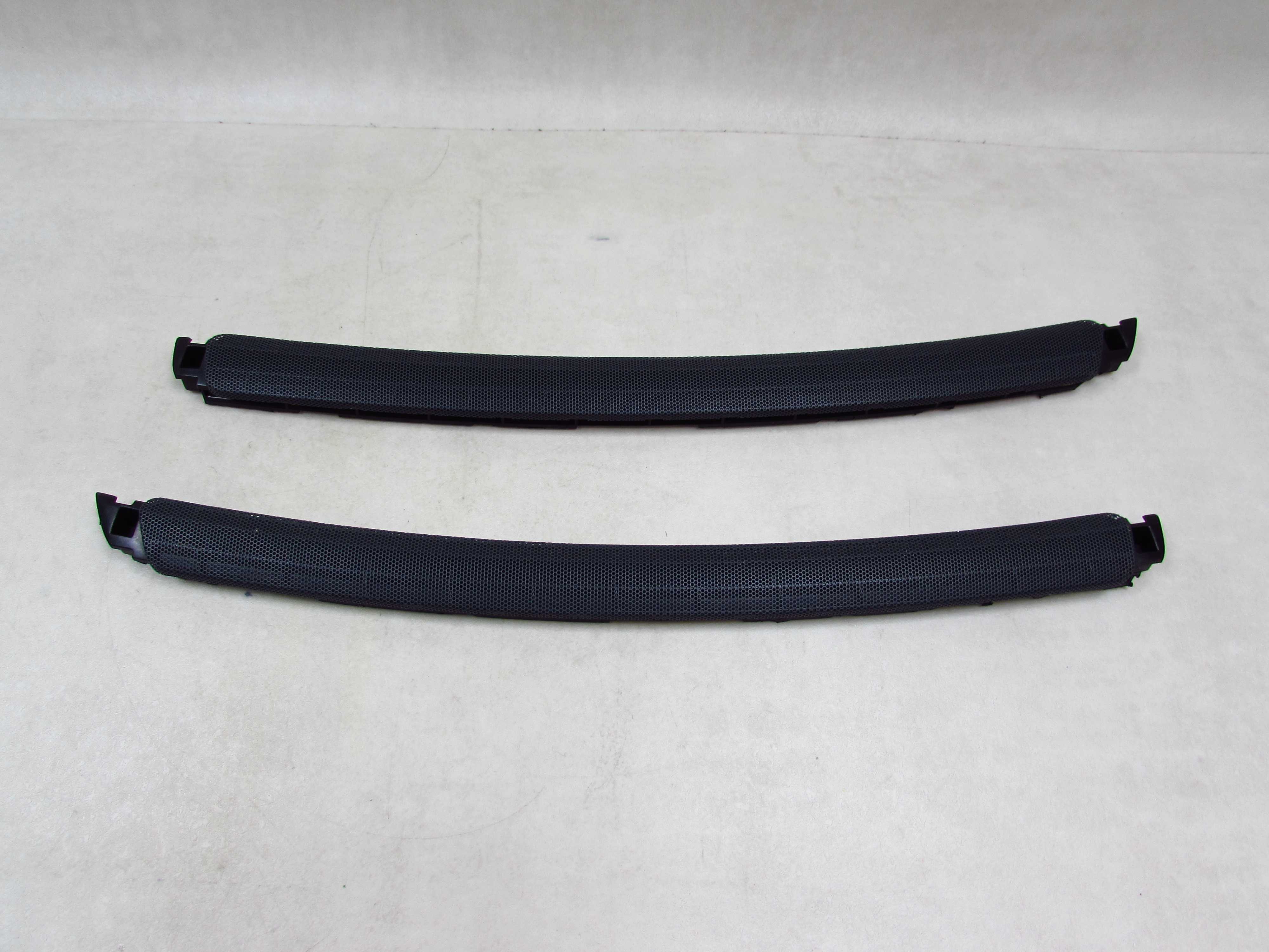 VOLVO S60 V70 XC70 KRATKA NAWIEWU SZYBY CENTRALNA PRAWA 2612398 LEWA 2612397 04-07