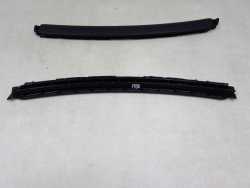 VOLVO S60 V70 XC70 KRATKA NAWIEWU SZYBY CENTRALNA PRAWA 2612398 LEWA 2612397 04-07