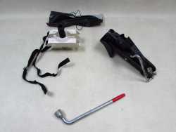 VOLVO V70 XC70 99- ZESTAW LEWAREK PODNOSNIK KLUCZ 8679370