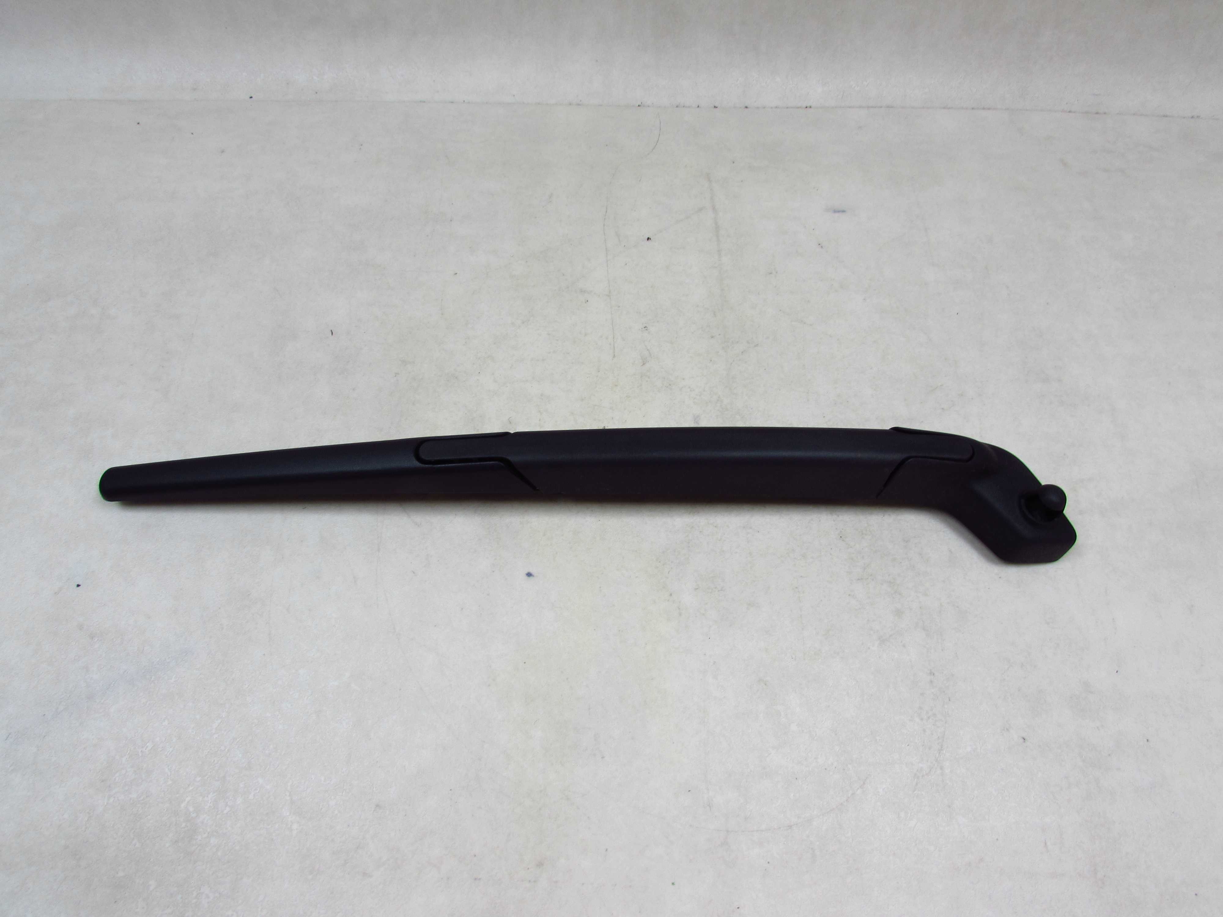 VOLVO V70 II XC70 99-07 RAMIE WYCIERACZKI WYCIERACZKA KLAPY BAGAZNIKA TYL 5335049