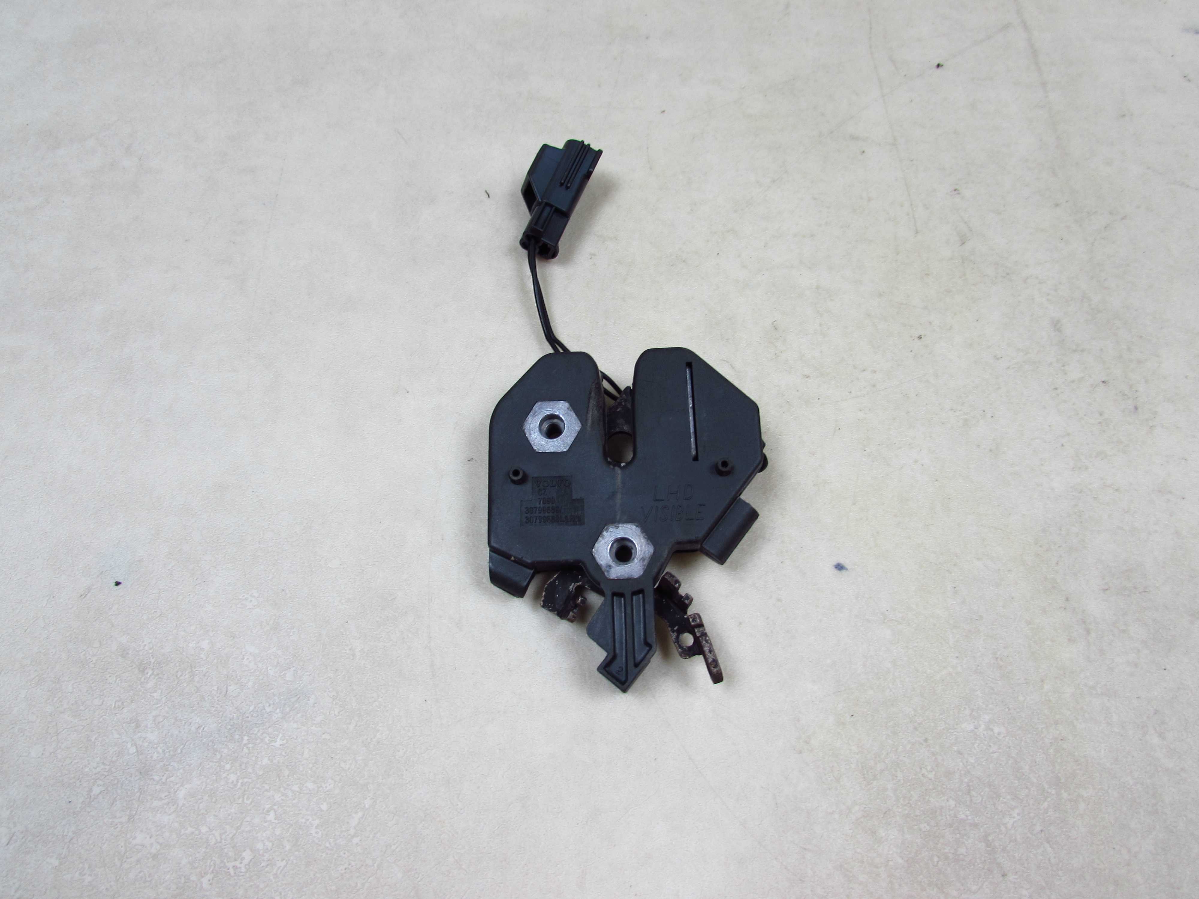 VOLVO S60 V70 II XC70 99-07 ZAMEK MASKI 30799688