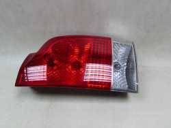 VOLVO V70 XC LIFT LAMPA TYL PRAWA LED 04-07