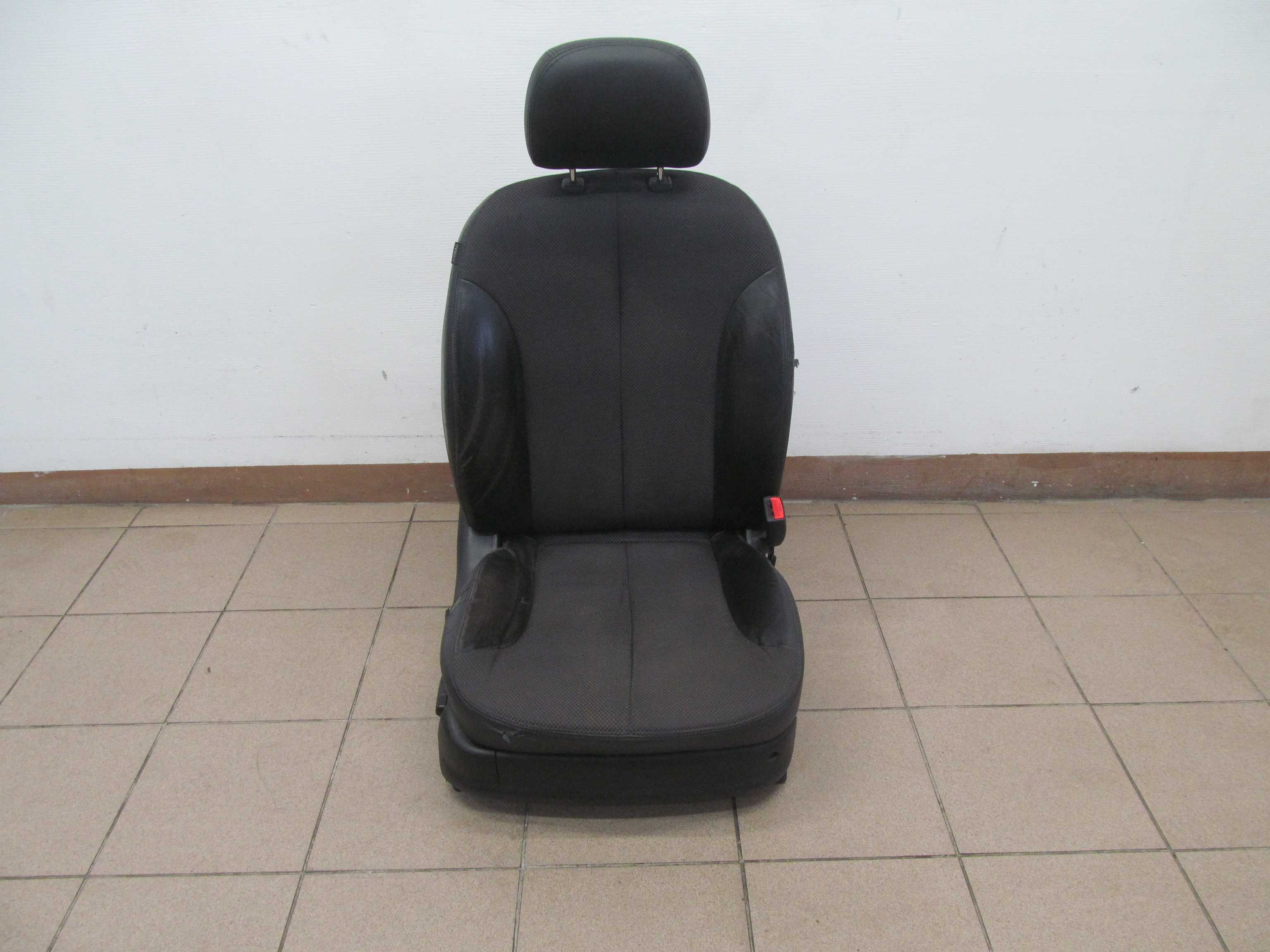KIA MAGENTIS II FOTEL SIEDZENIE PRZOD P SKORA 05-11