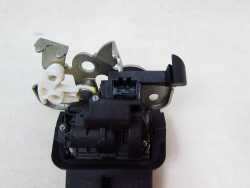 AUDI A6 C6 AVANT KOMBI 04-11 ZAMEK KLAPY BAGAZNIKA TYL 4 PIN