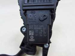 AUDI A6 C6 2.7 TDI 04-11 POTENCJOMETR GAZU 4F2721523