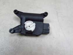 AUDI A6 C6 04-11 SILNICZEK STEROWANIA NAWIEWU NAGRZEWNICY 4F0820511 0132801358