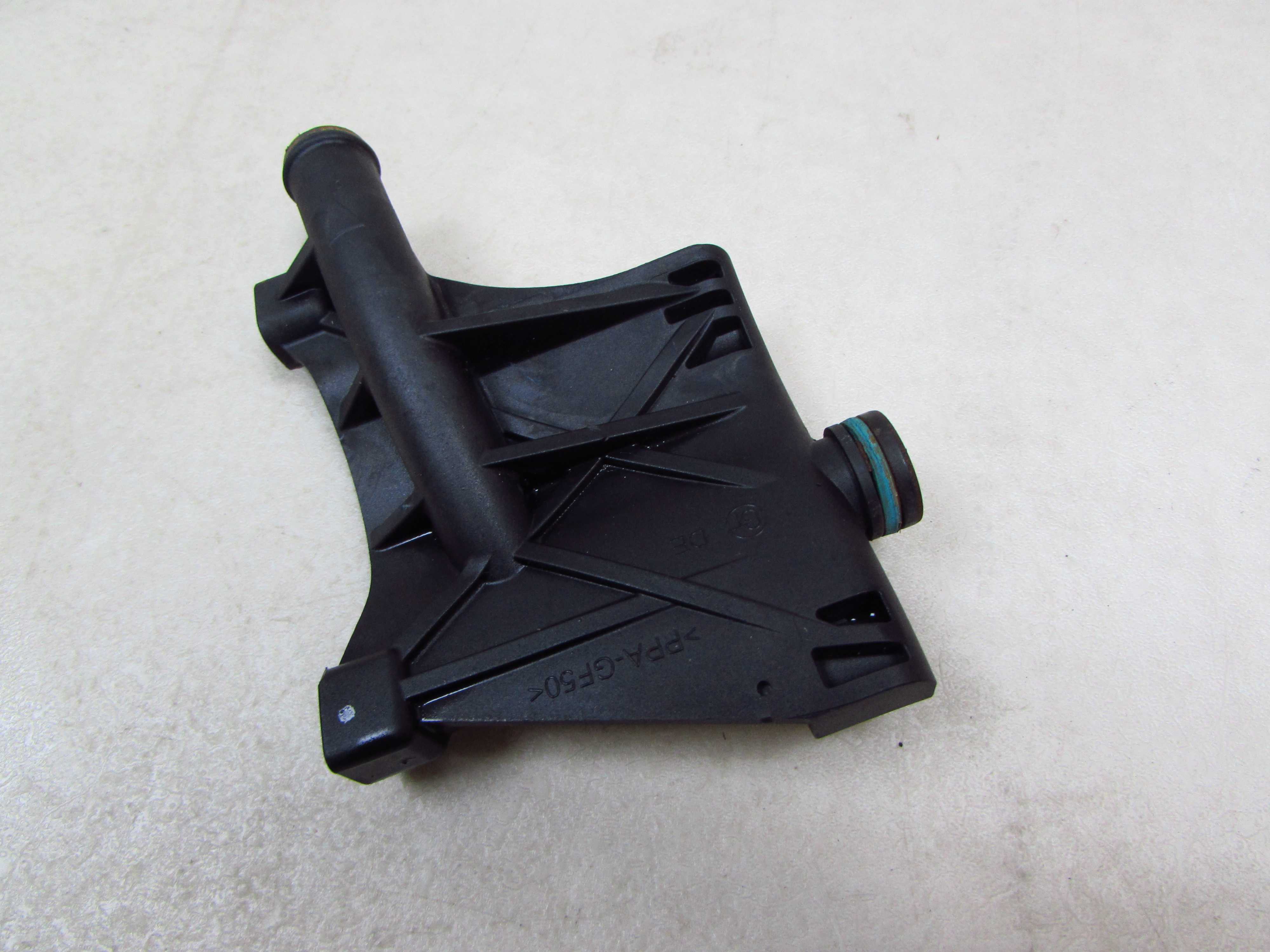 AUDI A6 C6 2.7 TDI CANC 04-11 KROCIEC PRZEWOD WODY 059131425A
