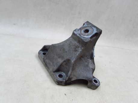 AUDI A6 C6 2.7 TDI 04-11 LAPA WSPORNIK SILNIKA 4F0199308AE