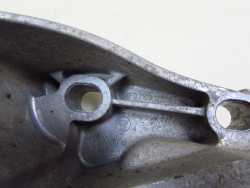 AUDI A6 C6 2.7 TDI 04-11 LAPA WSPORNIK SILNIKA LEWA 4F0199351S