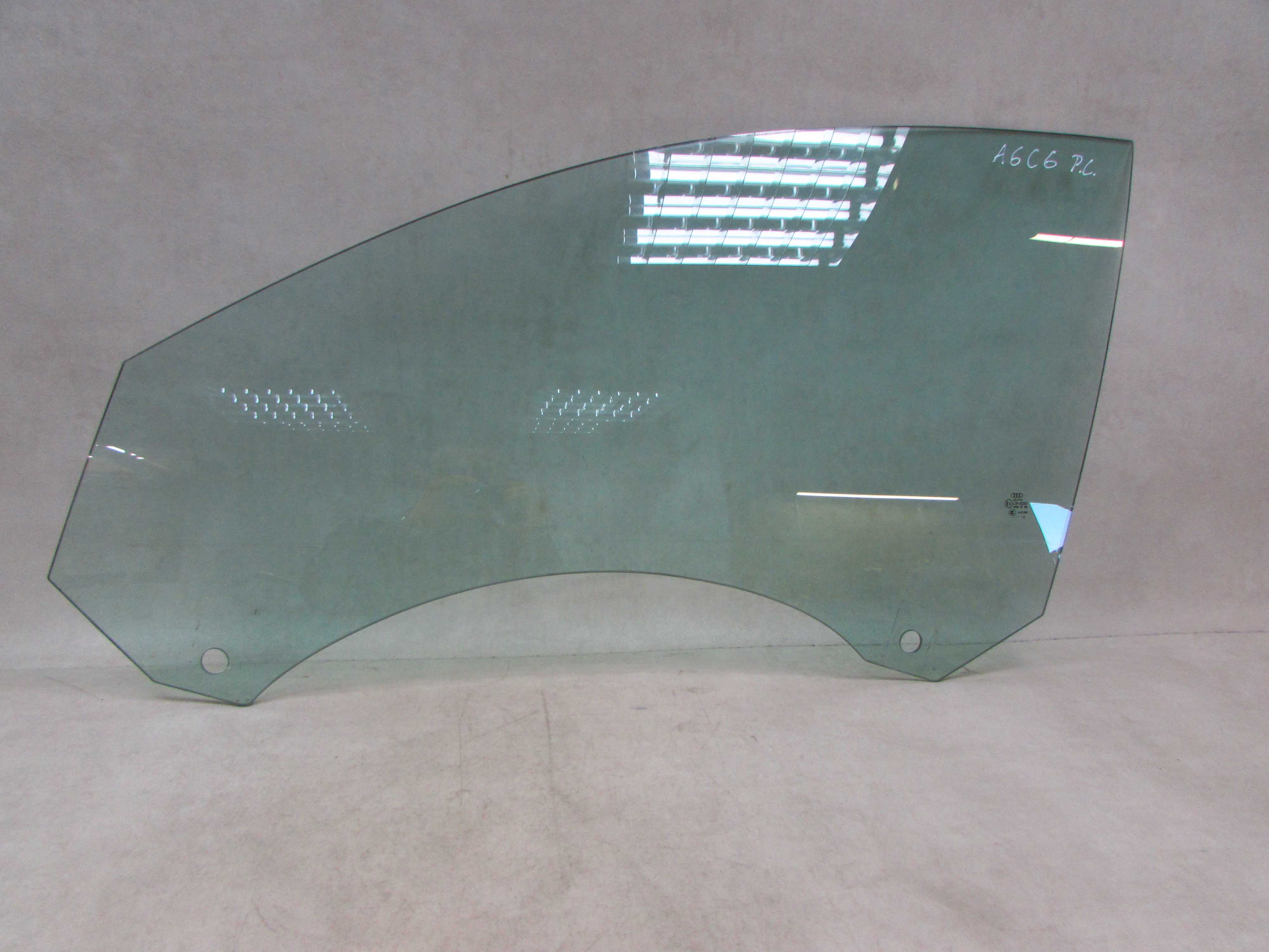 AUDI A6 C6  04-11 SZYBA DRZWI BOCZNA LEWA PRZOD 09 R