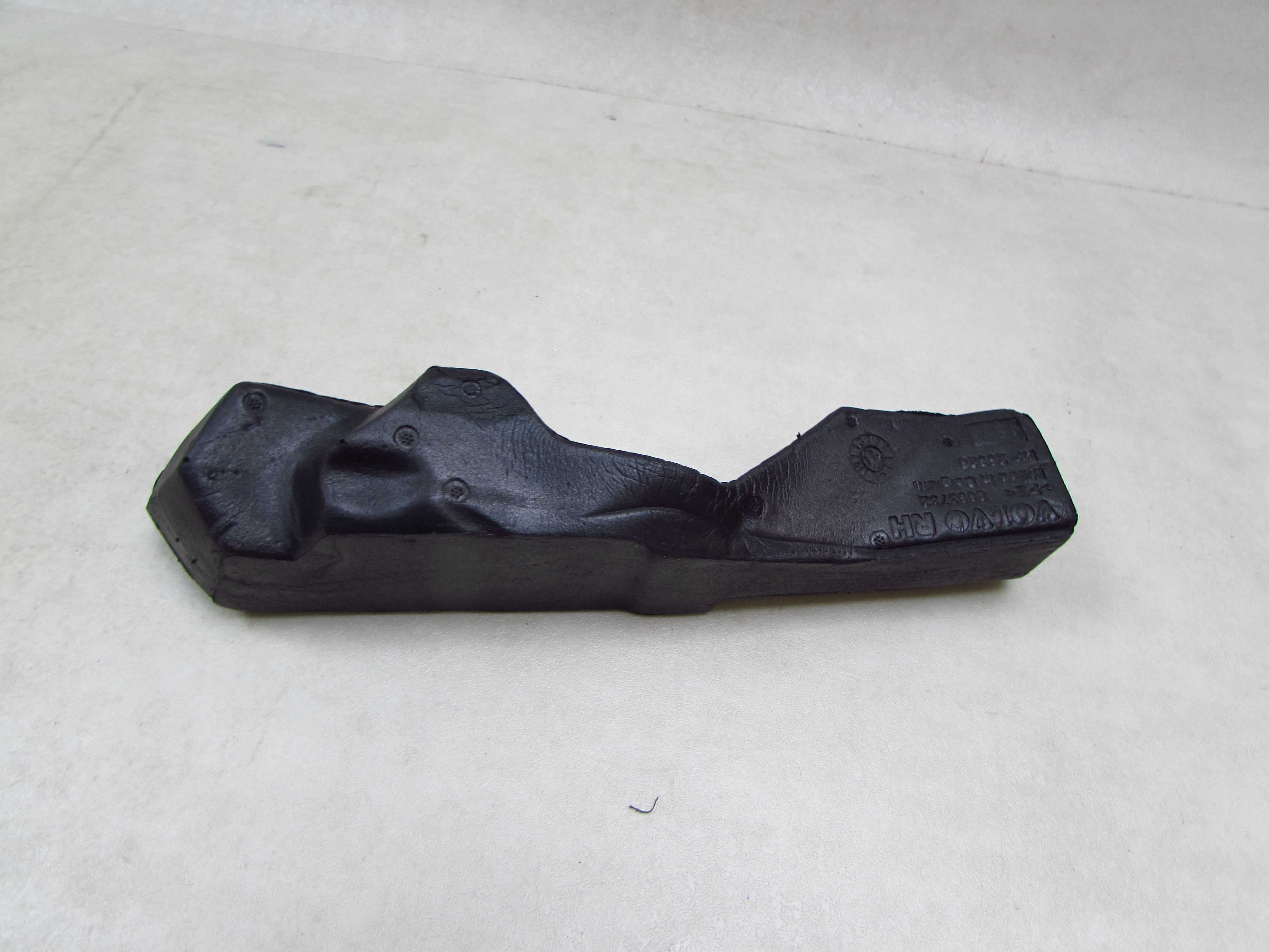 VOLVO V50 S40 C30 C70 04-13 OSLONA BLOTNIKA WYGLUSZENIE PRAWE 8663732