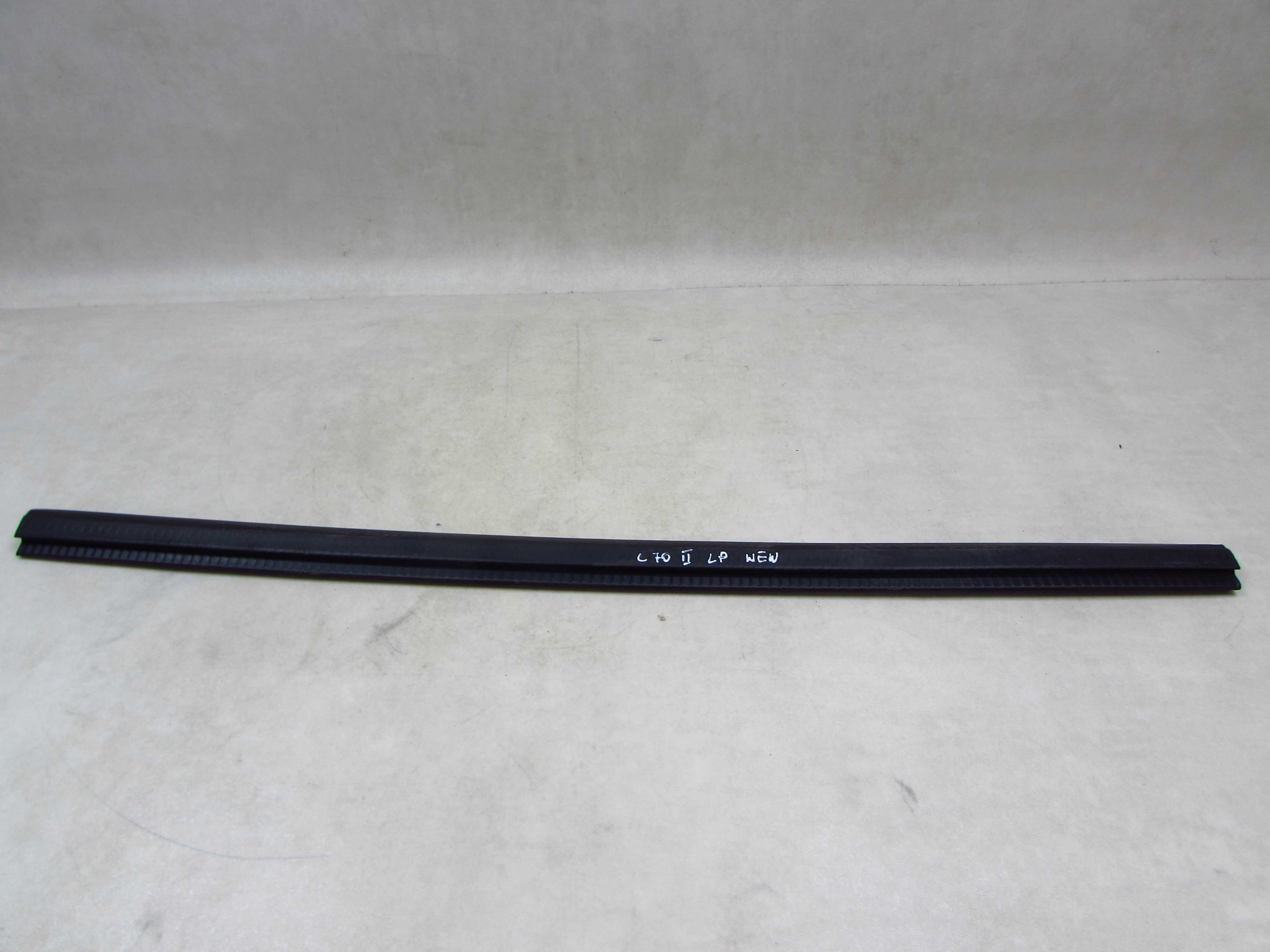 VOLVO C70 II LIFT 06-13 USZCZELKA LISTWA ZGARNIAJACA SZYBY DRZWI LEWA PRAWA 31256254