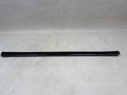 VOLVO C70 II LIFT 06-13 USZCZELKA LISTWA ZGARNIAJACA SZYBY DRZWI LEWA