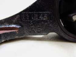VOLVO C70 C30 S40 V50 LIFT 2.0 D4 LAPA PODUSZKA SILNIKA 322A47