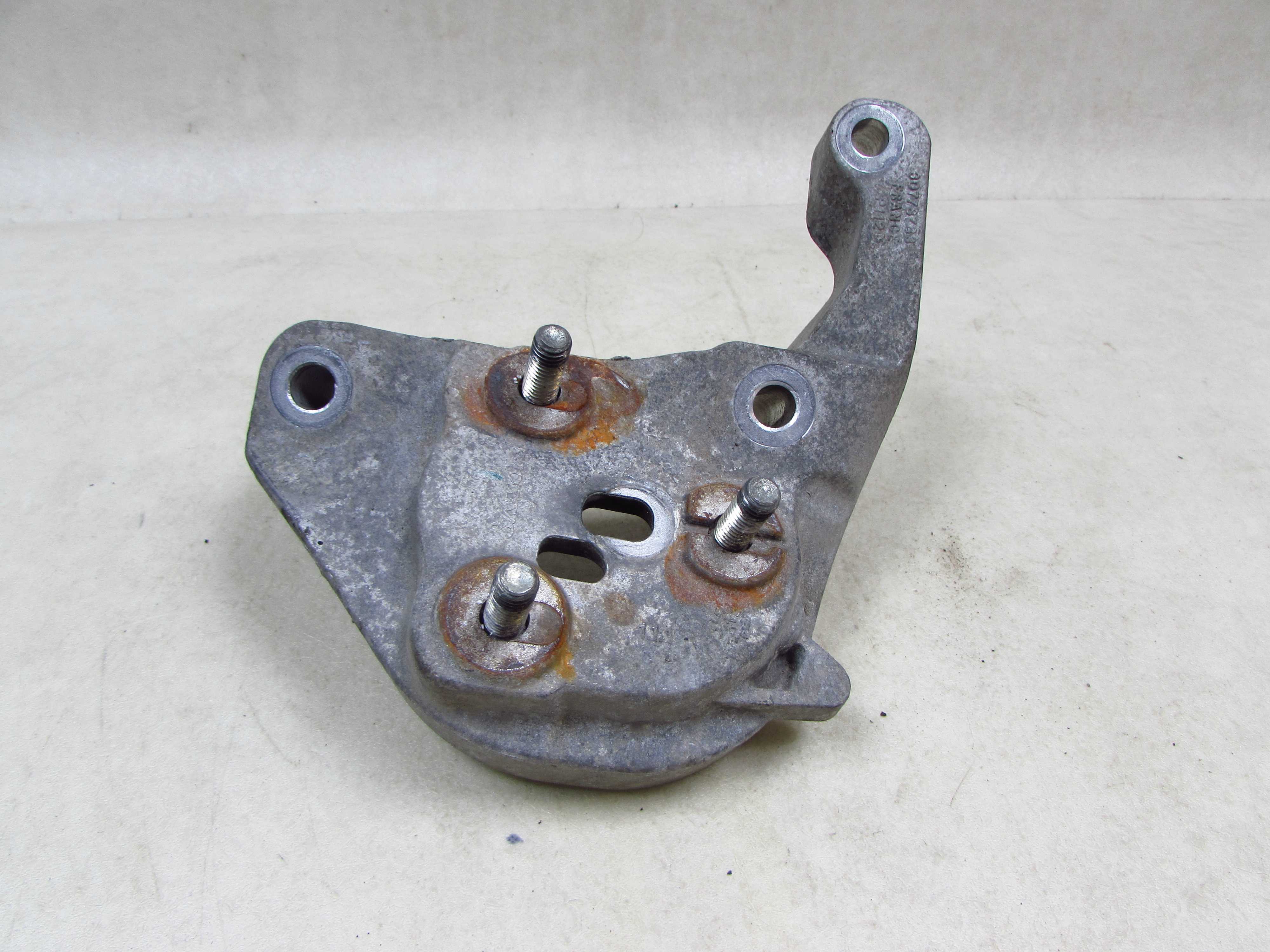 VOLVO C30 S40 V50 C70 V40 XC40 2.0 D4 10-15 LAPA WSPORNIK SILNIKA 30778783