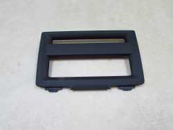 VOLVO C30 S40 V50 C70 06-13 RAMKA OSLONA WYSWIETLACZA RADIA 8650694