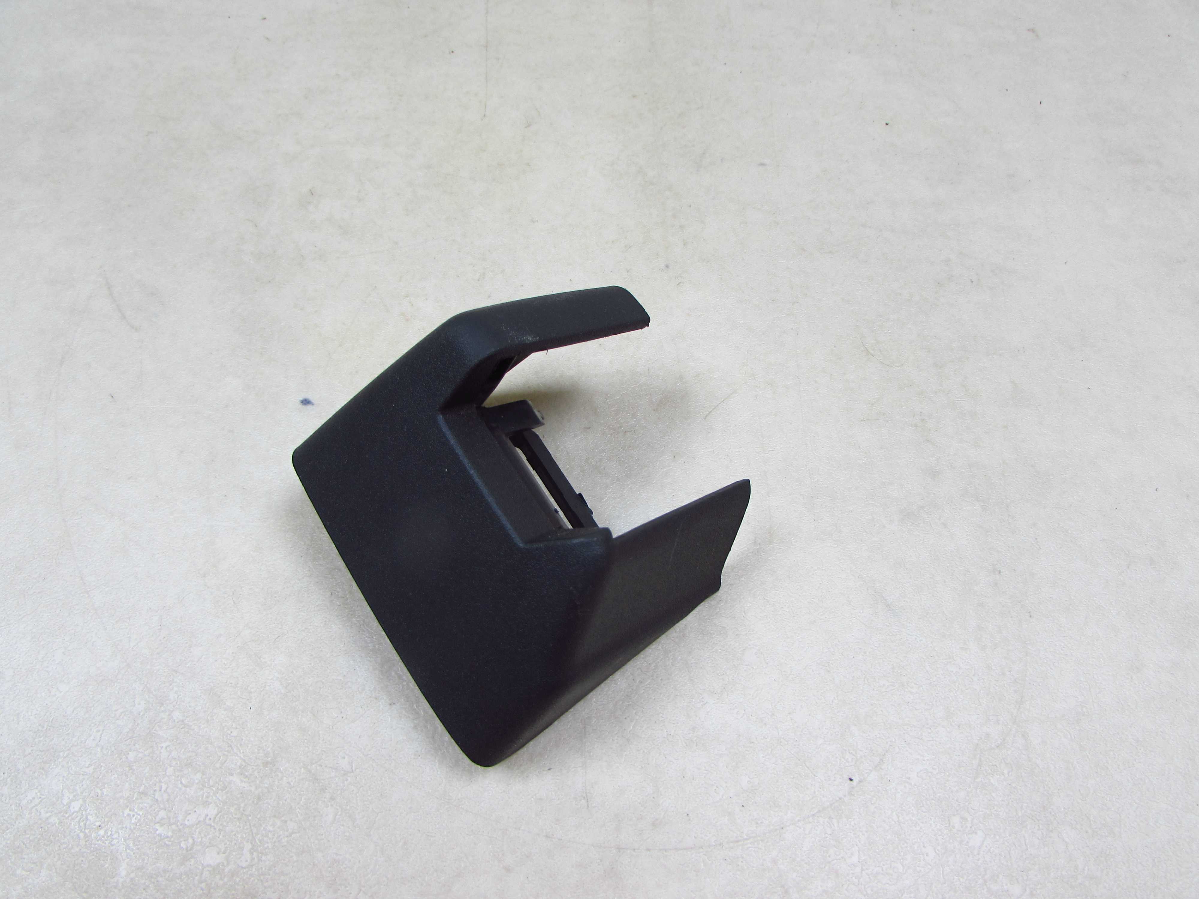 VOLVO C70 06-13 OSLONA ZASLEPKA SRUB FOTELA SIEDZENIA 08621073