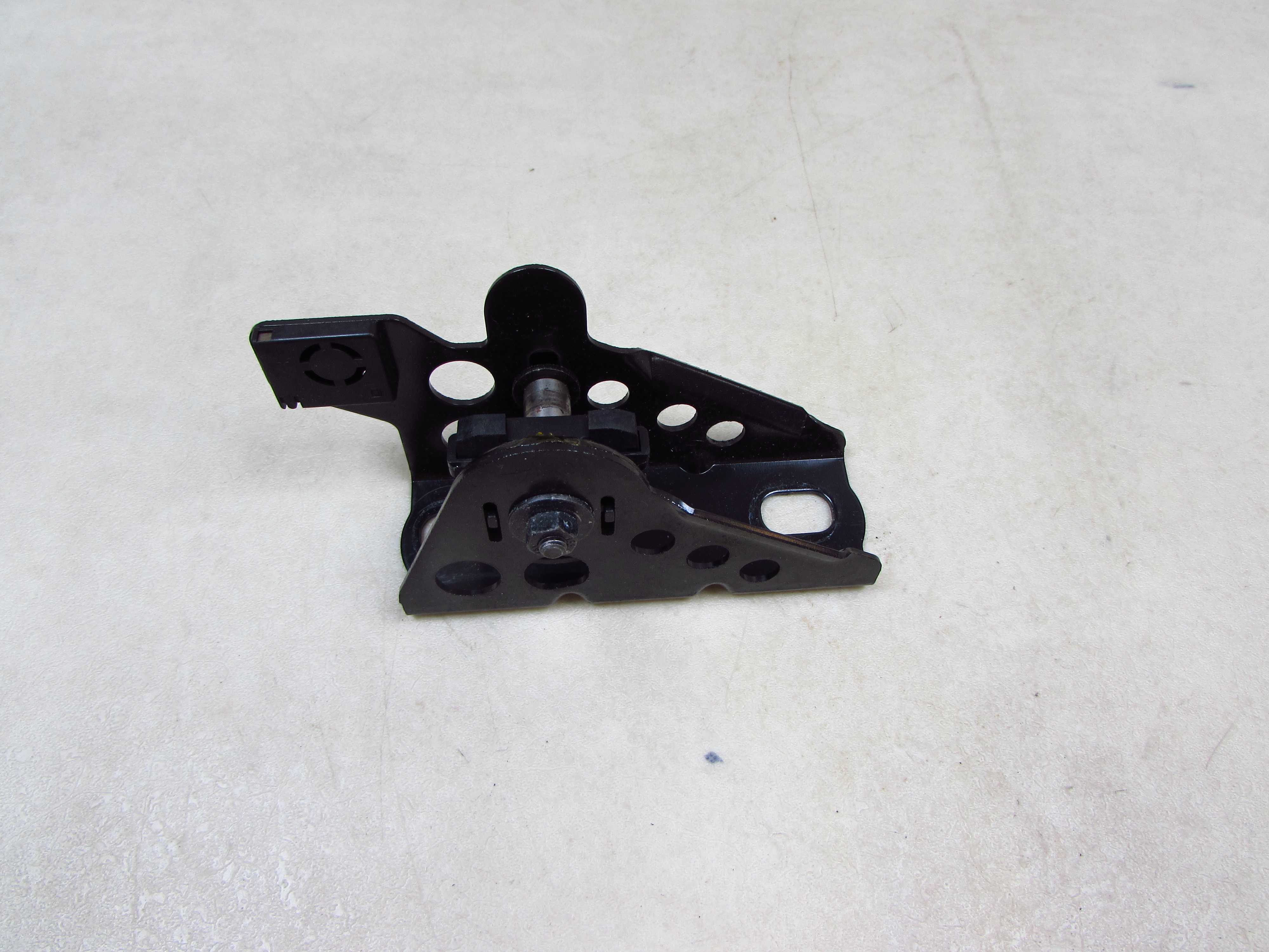 VOLVO C70 II 06-13 ZAMEK RYGIEL DACHU LEWY 31256597