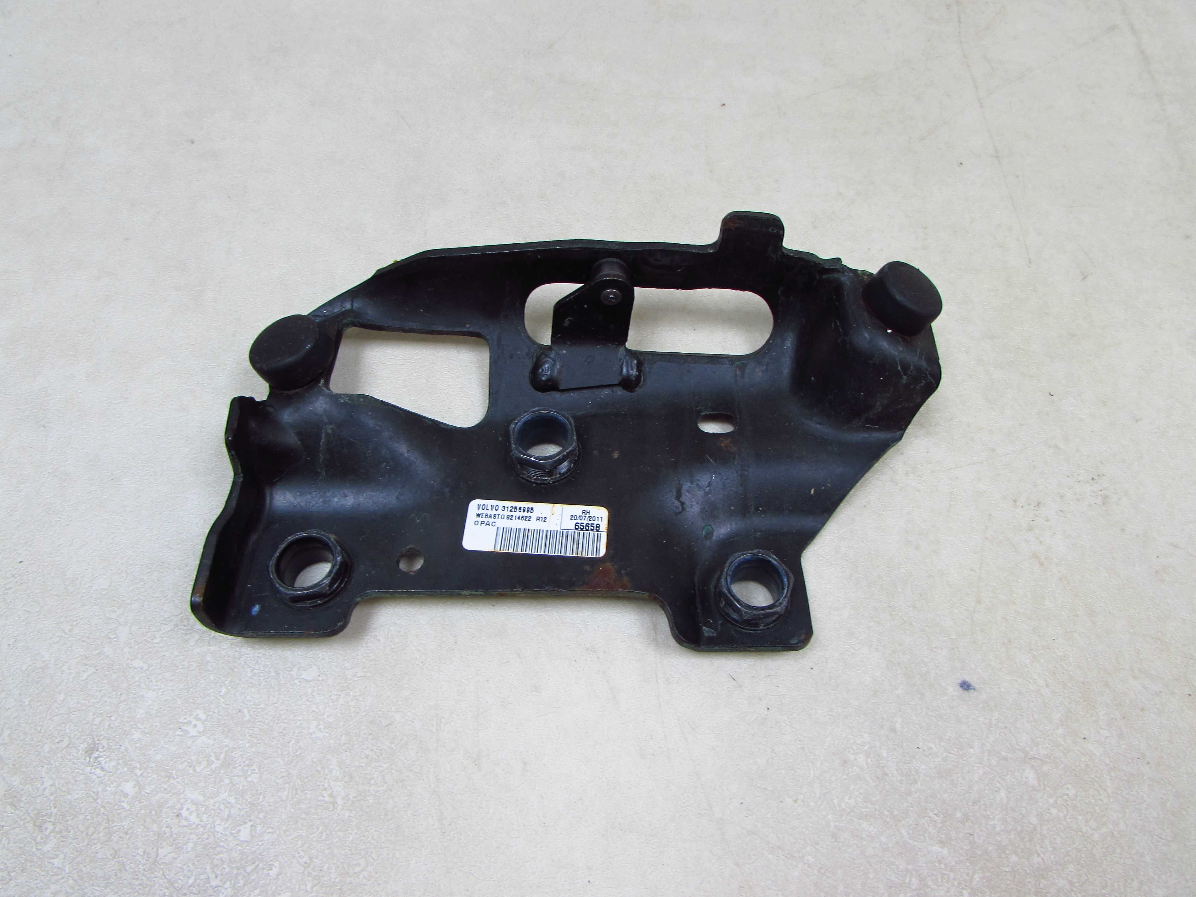 VOLVO C70 II 06-13 UCHWYT MOCOWANIE ZAWIASOW DACHU LEWY 31256995