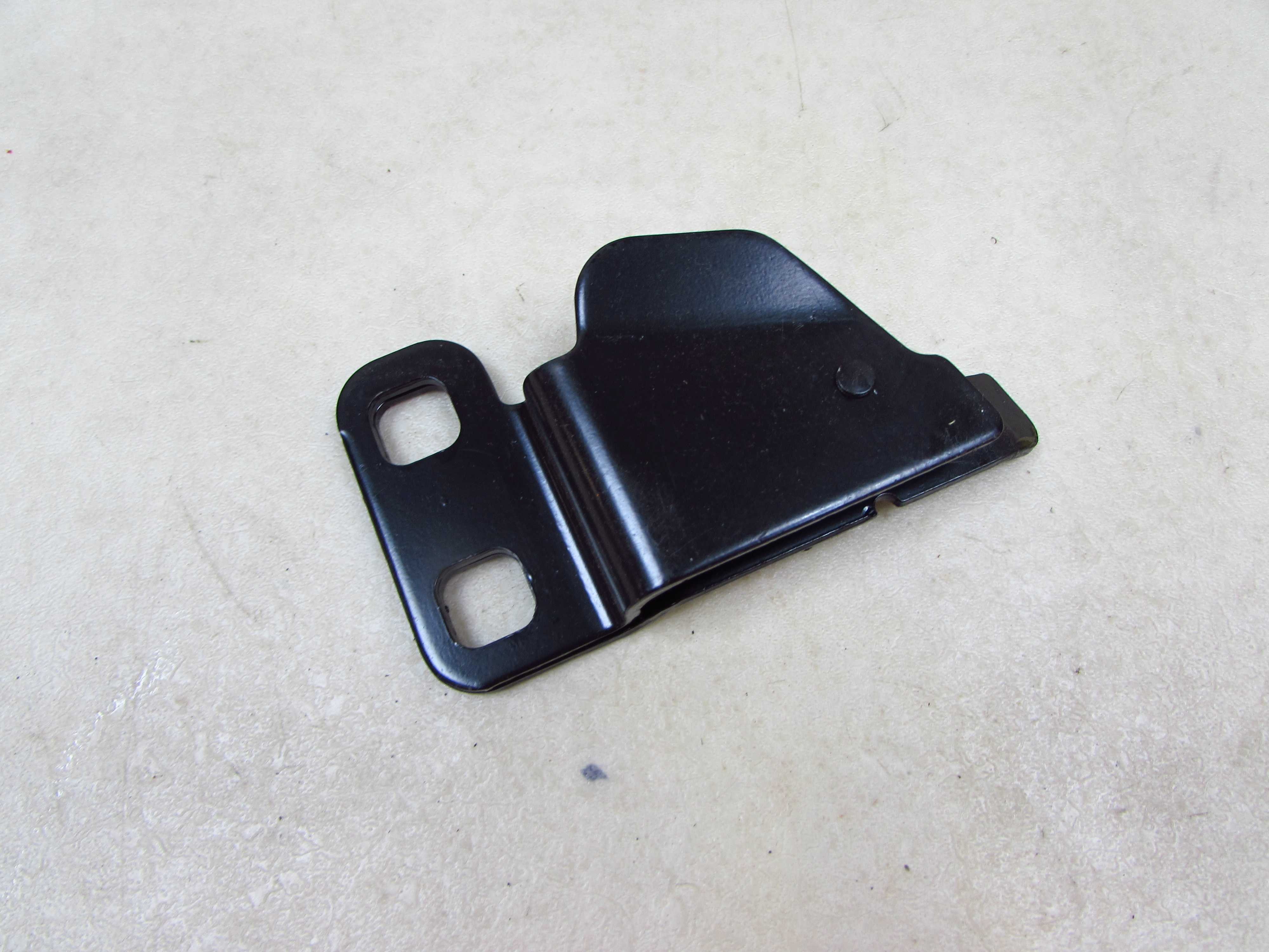 VOLVO C70 II 06-13 ZAMEK RYGIEL DACHU PRAWY 9213803