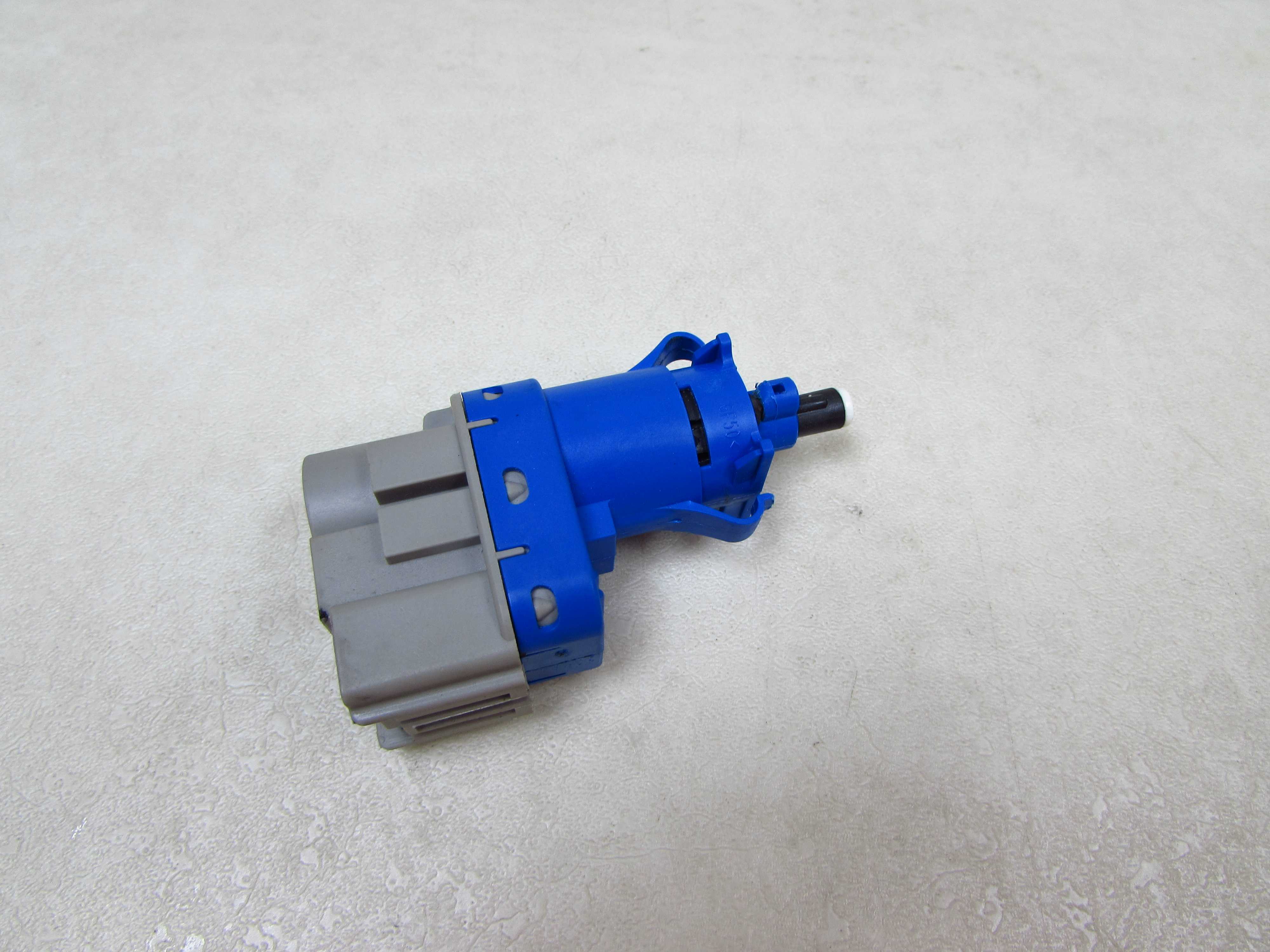 VOLVO S40 V50 C70 04-13 CZUJNIK WLACZNIK STOP 8T4T-9G854-AA