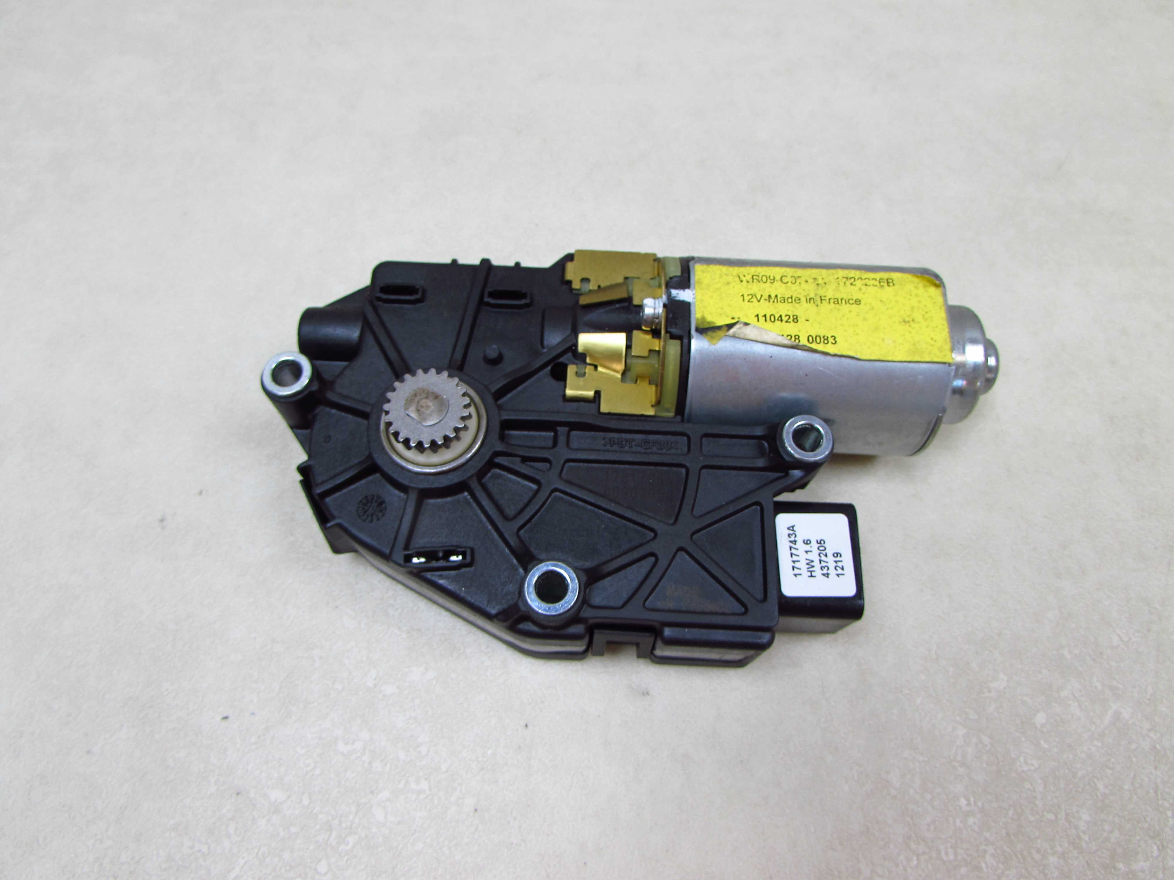 VOLVO C70 II LIFT CABRIO 06-13 SILNICZEK STEROWANIA DACHU KLAPY 1716533B 1717743A