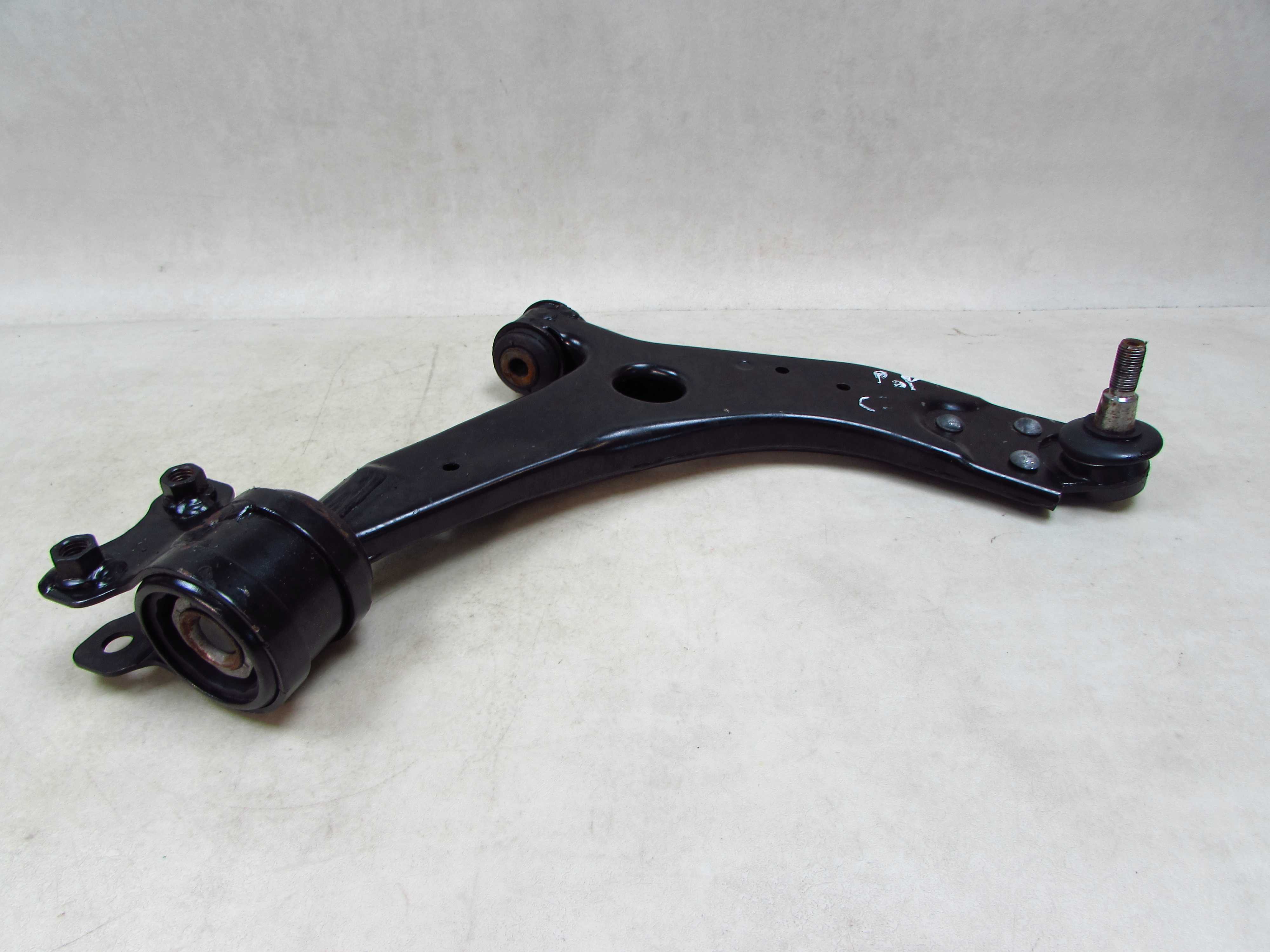 VOLVO C30 S40 V50 C70 II 04-13 WAHACZ PRZOD PRAWY