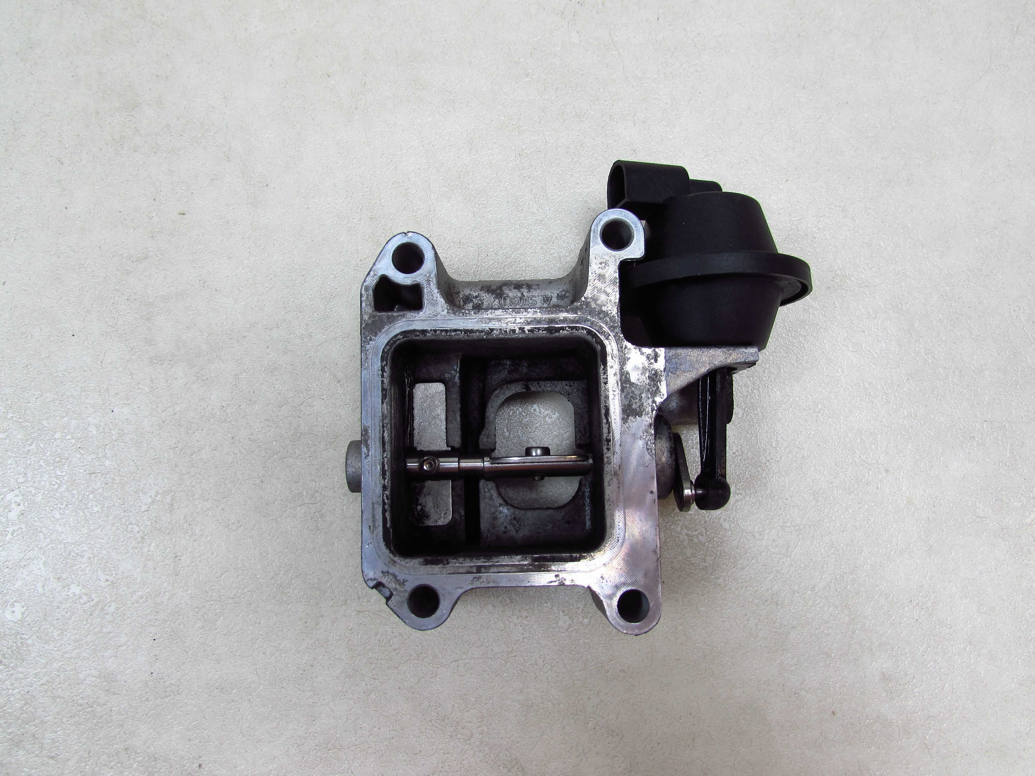 VOLVO C30 S40 V50 C70 II 2.0 D3 D4 ZAWOR EGR 503745010 5.03745.01.0
