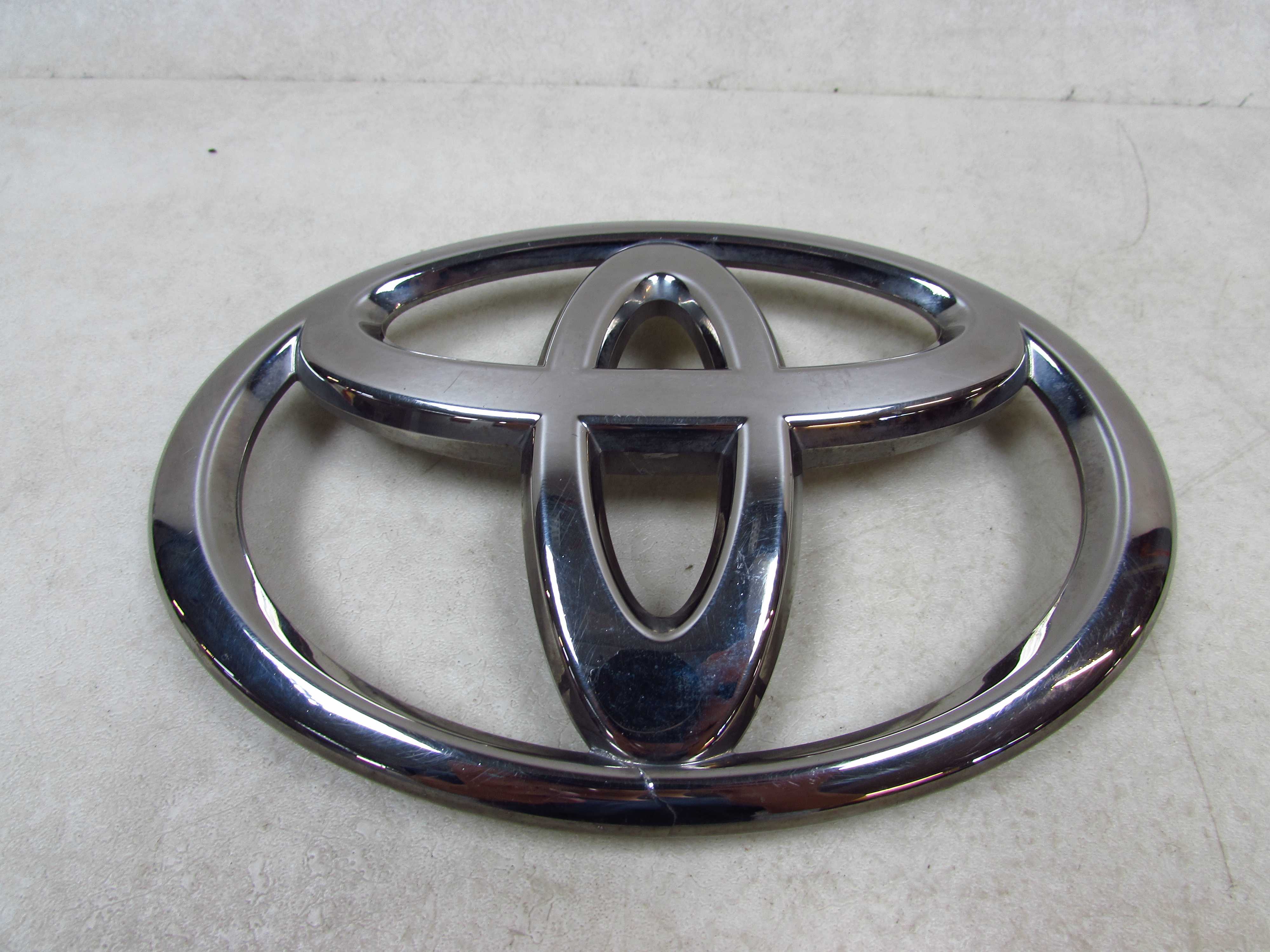 TOYOTA PROACE II 2 16-23 EMBLEMAT LOGO GRILLA ATRAPY 9811709777
