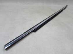 VOLVO XC90 LISTWA ZGARNIAJACA CHROM SZYBY DRZWI TYL LEWA 30661285 02-14