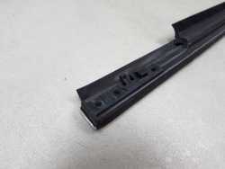 VOLVO XC90 LISTWA ZGARNIAJACA CHROM SZYBY DRZWI TYL LEWA 30661285 02-14