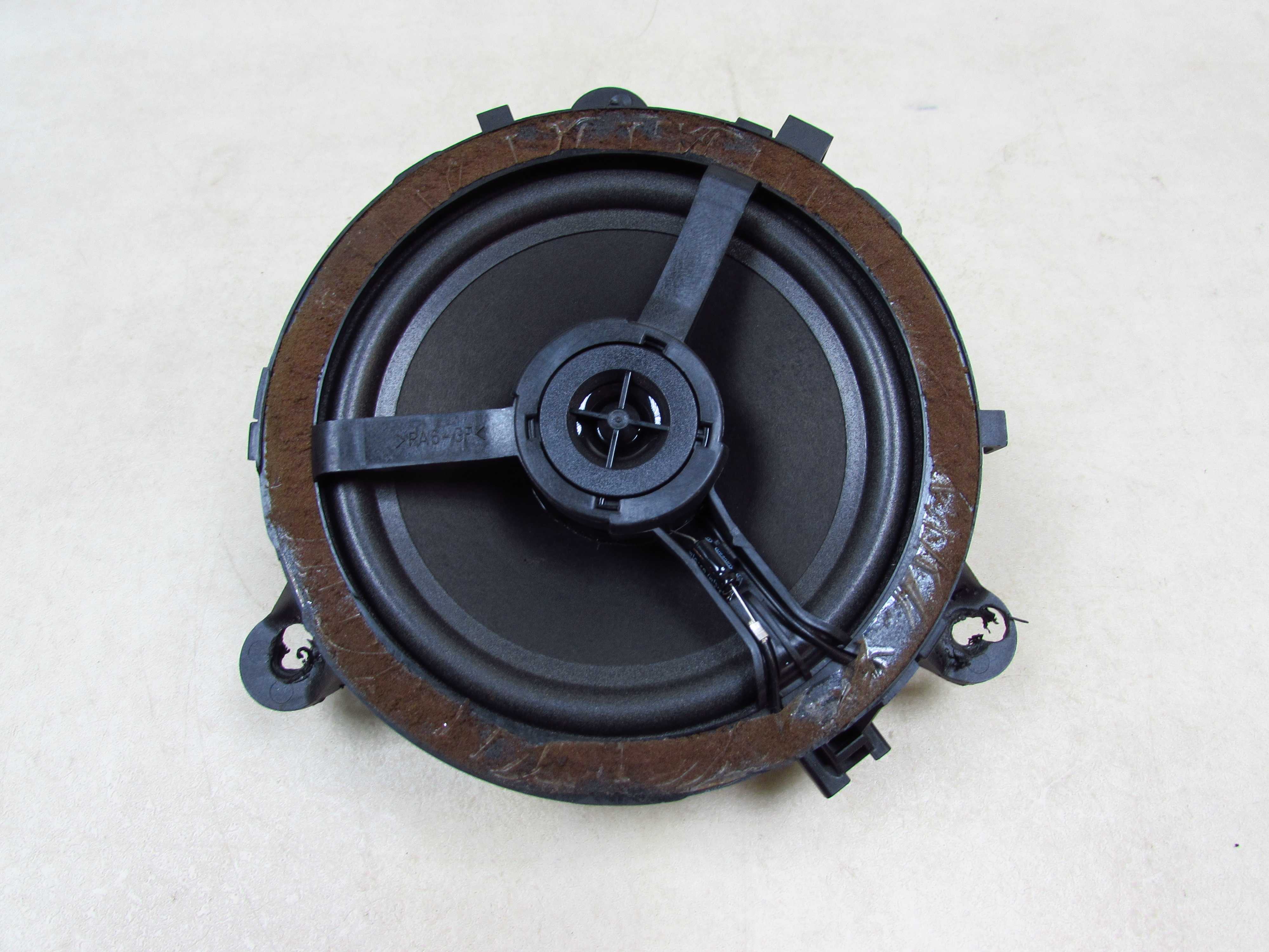 VOLVO XC90 GLOSNIK DRZWI TYL LEWY PRAWY NIEBIESKA NAKLEJKA 8633664 02-14