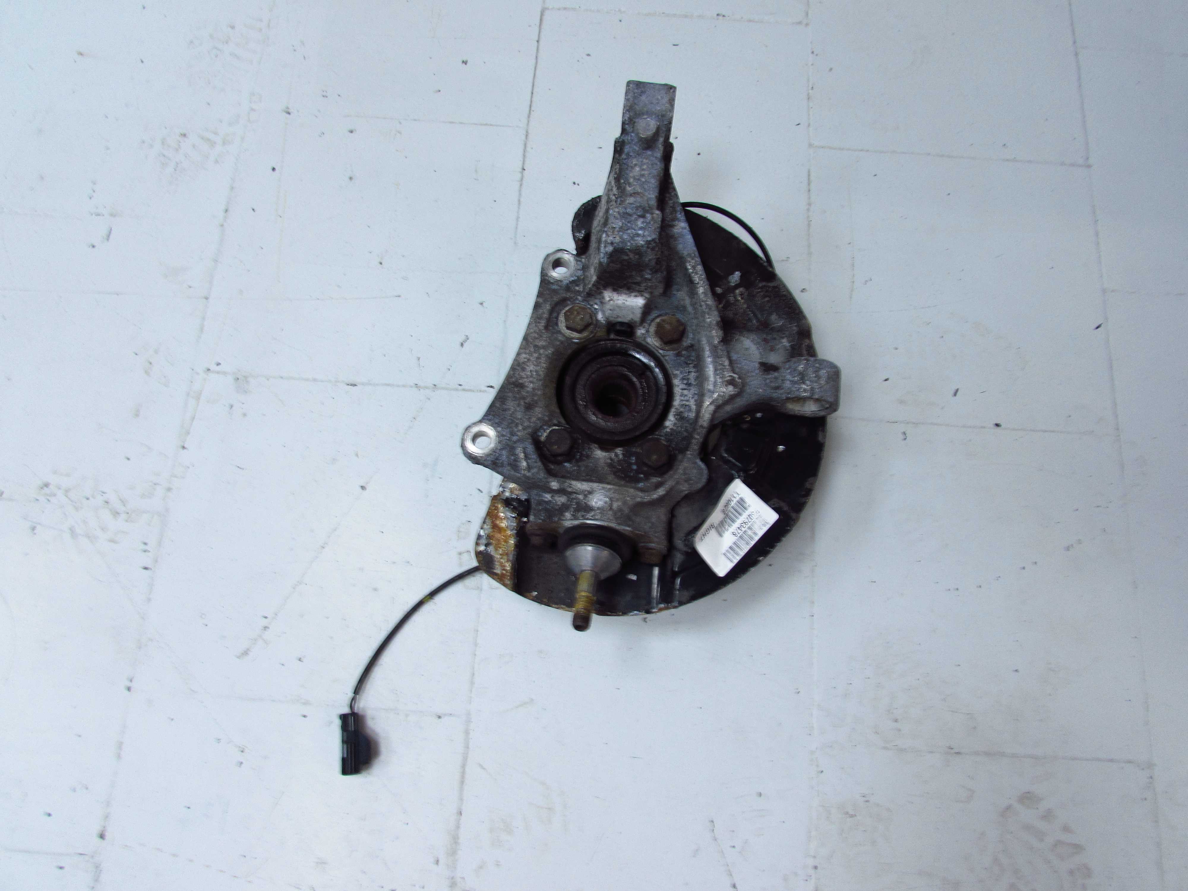 VOLVO S60 V70 XC 00-07 2.4 D5 PIASTA ZWROTNICA PRZOD PRAWA