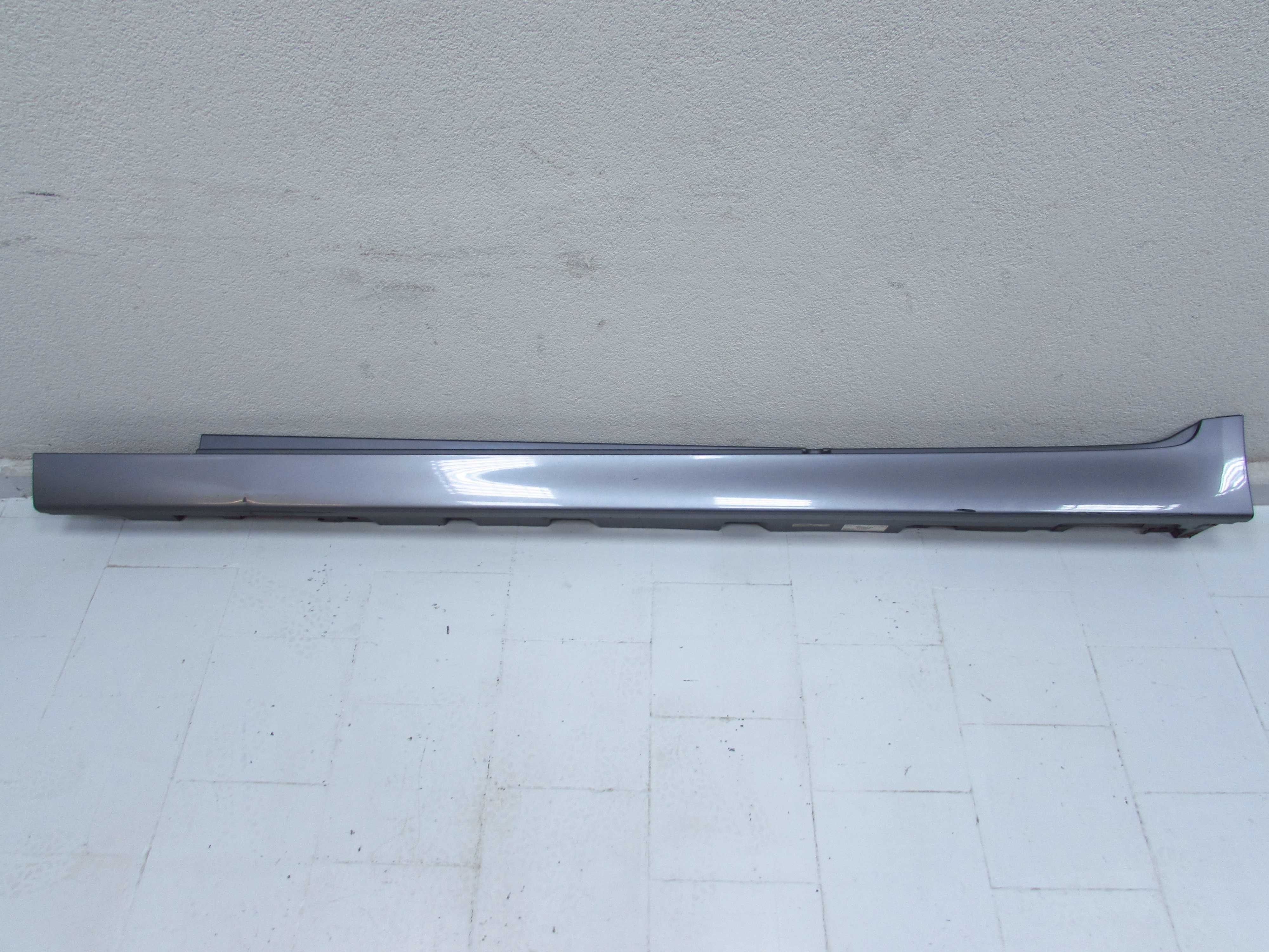 BMW 5 F10 F11 09-17 LISTWA NAKLADKA PROGU LEWA A52 SPACEGRAU 7237065
