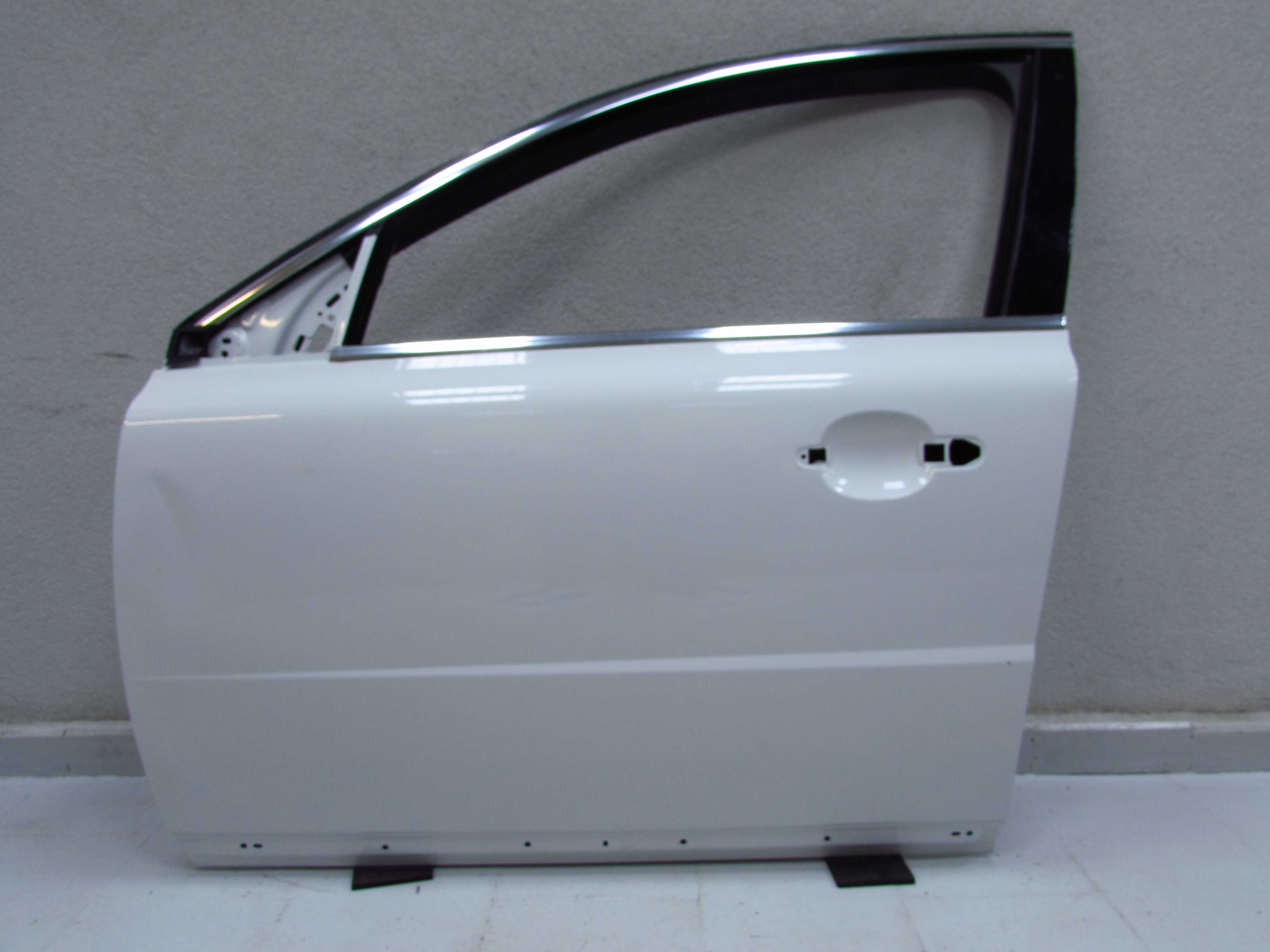 VOLVO S80 II V70 III XC70 06-16 DRZWI PRZOD LEWE 614