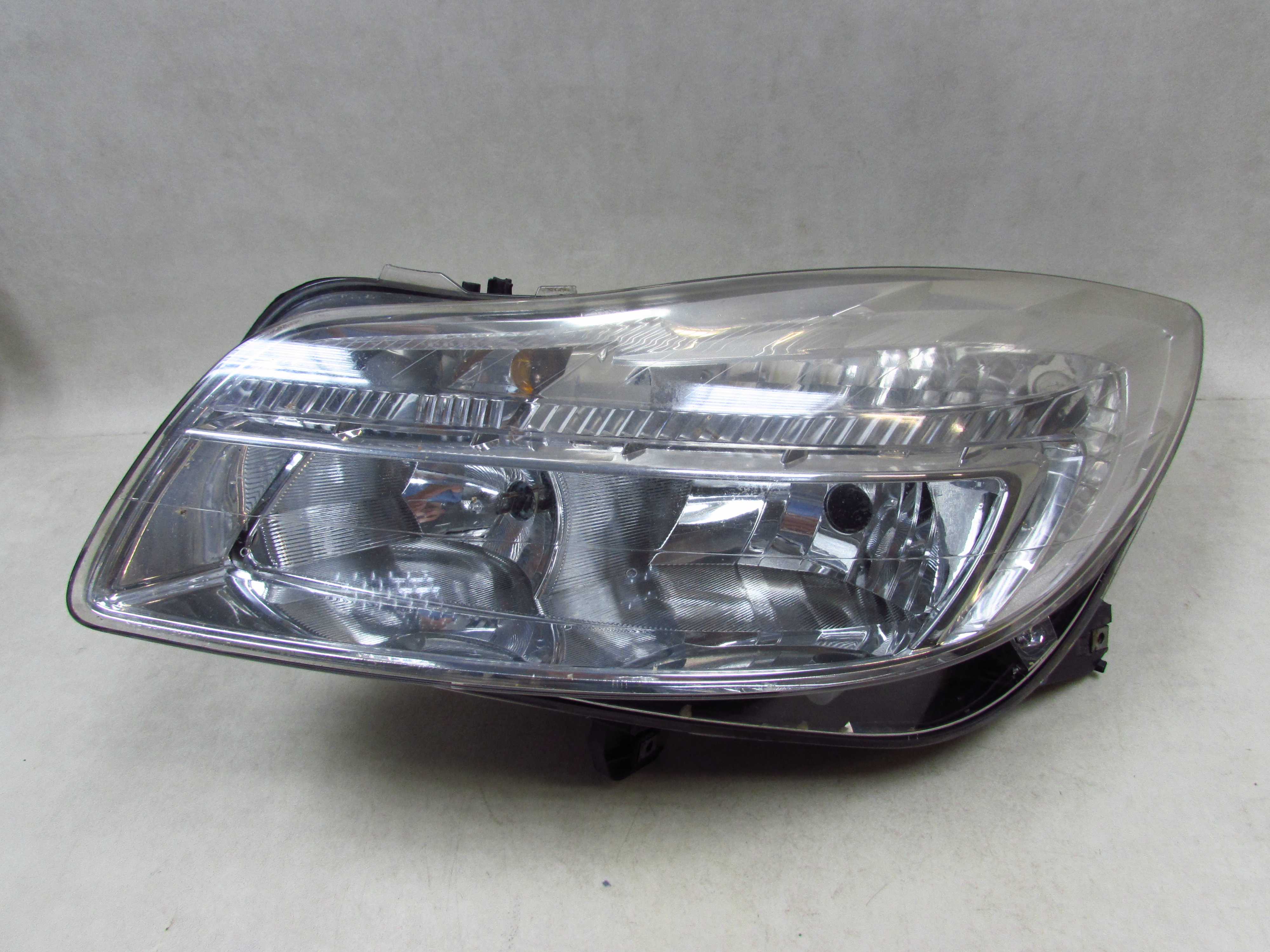 OPEL INSIGNIA 08-13 LAMPA PRZOD LEWA UK USZKODZONA
