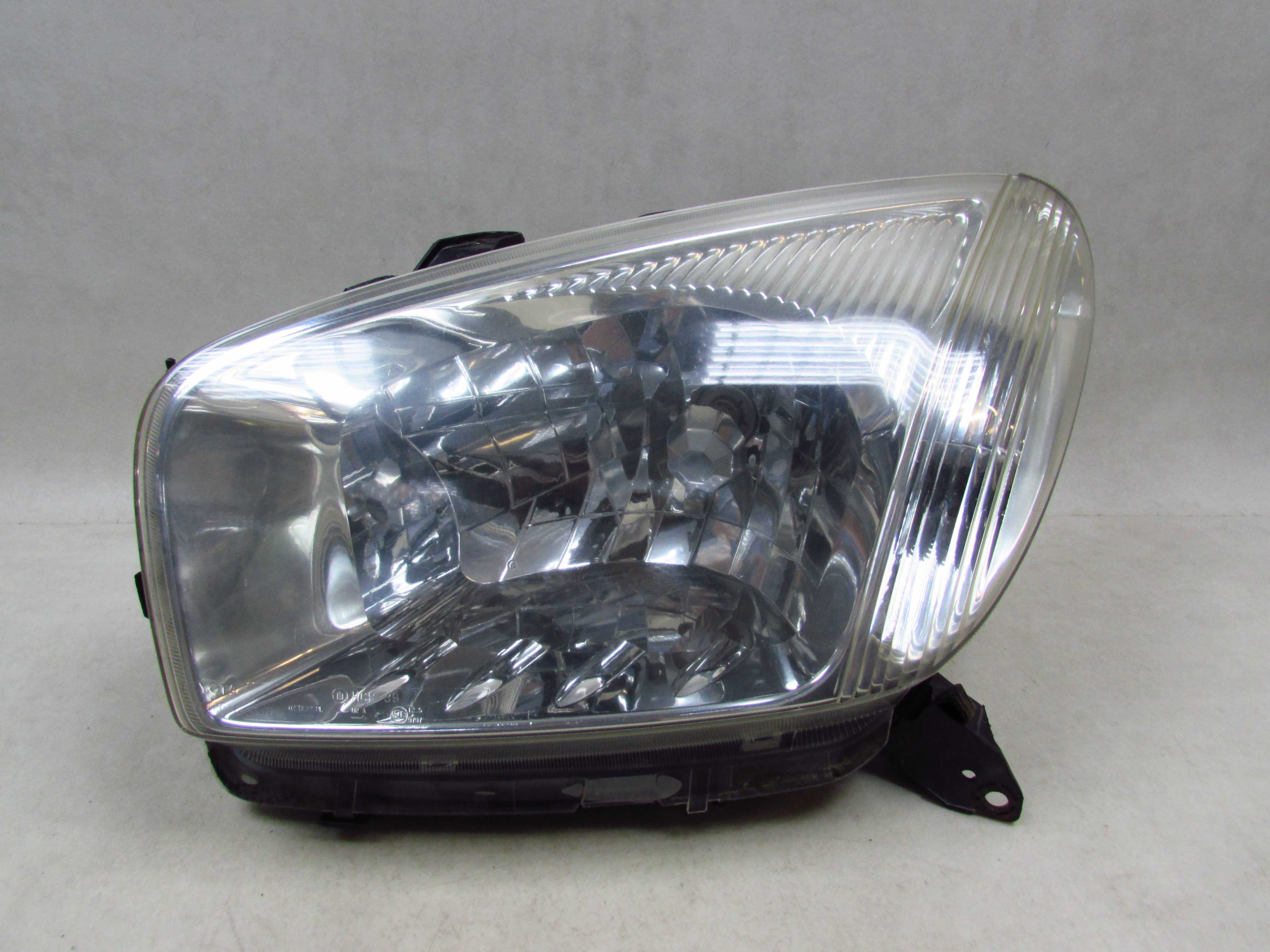TOYOTA RAV4 II LAMPA REFLEKTOR LEWY PRZOD 01-05 UK