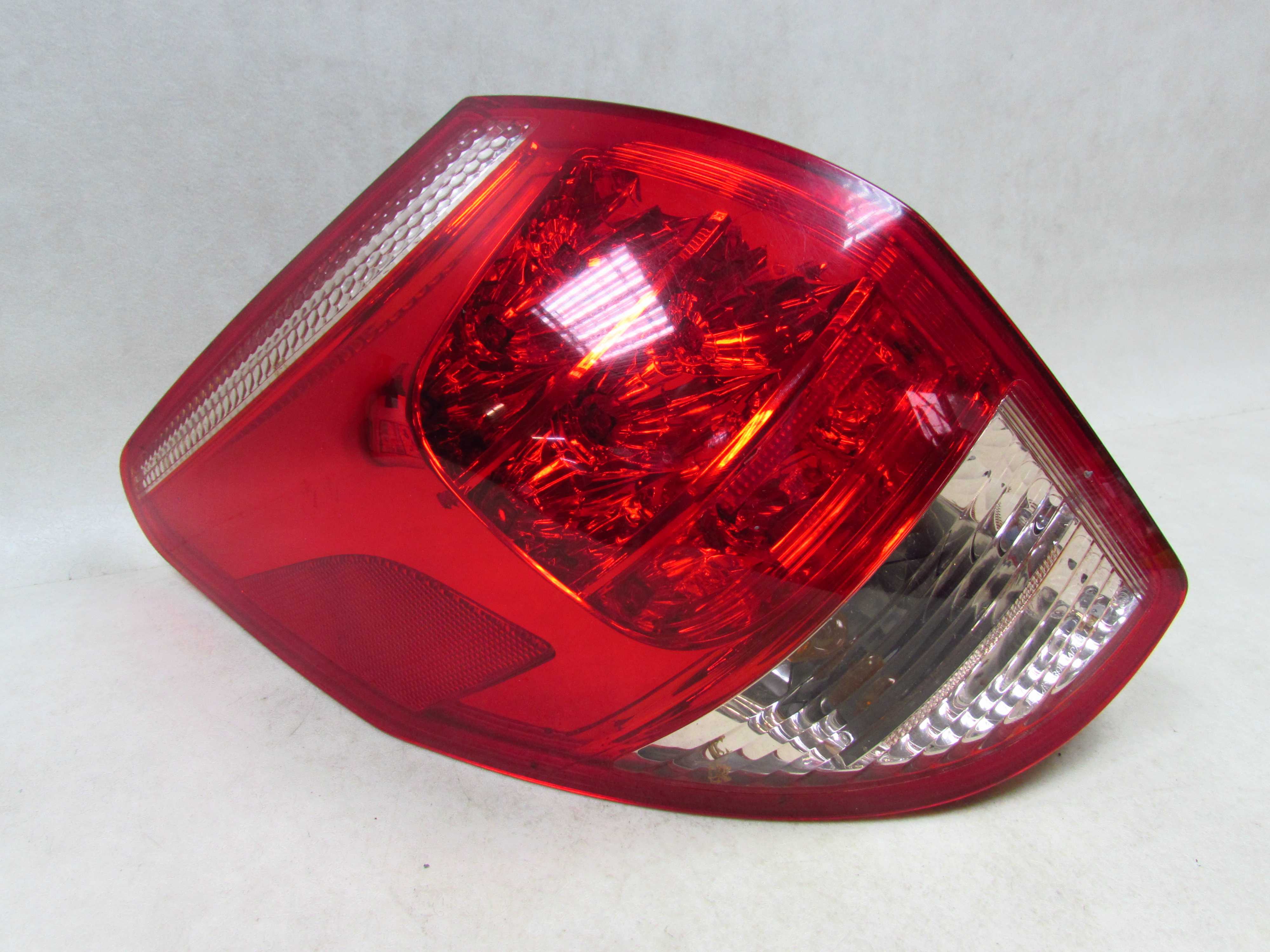 TOYOTA RAV4 3 LAMPA TYL TYLNA LEWA LED 05-10