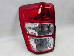 SUZUKI GRAND VITARA II 05-12 LAMPA TYL LEWA 5D UK 220-59079 USZKODZONA