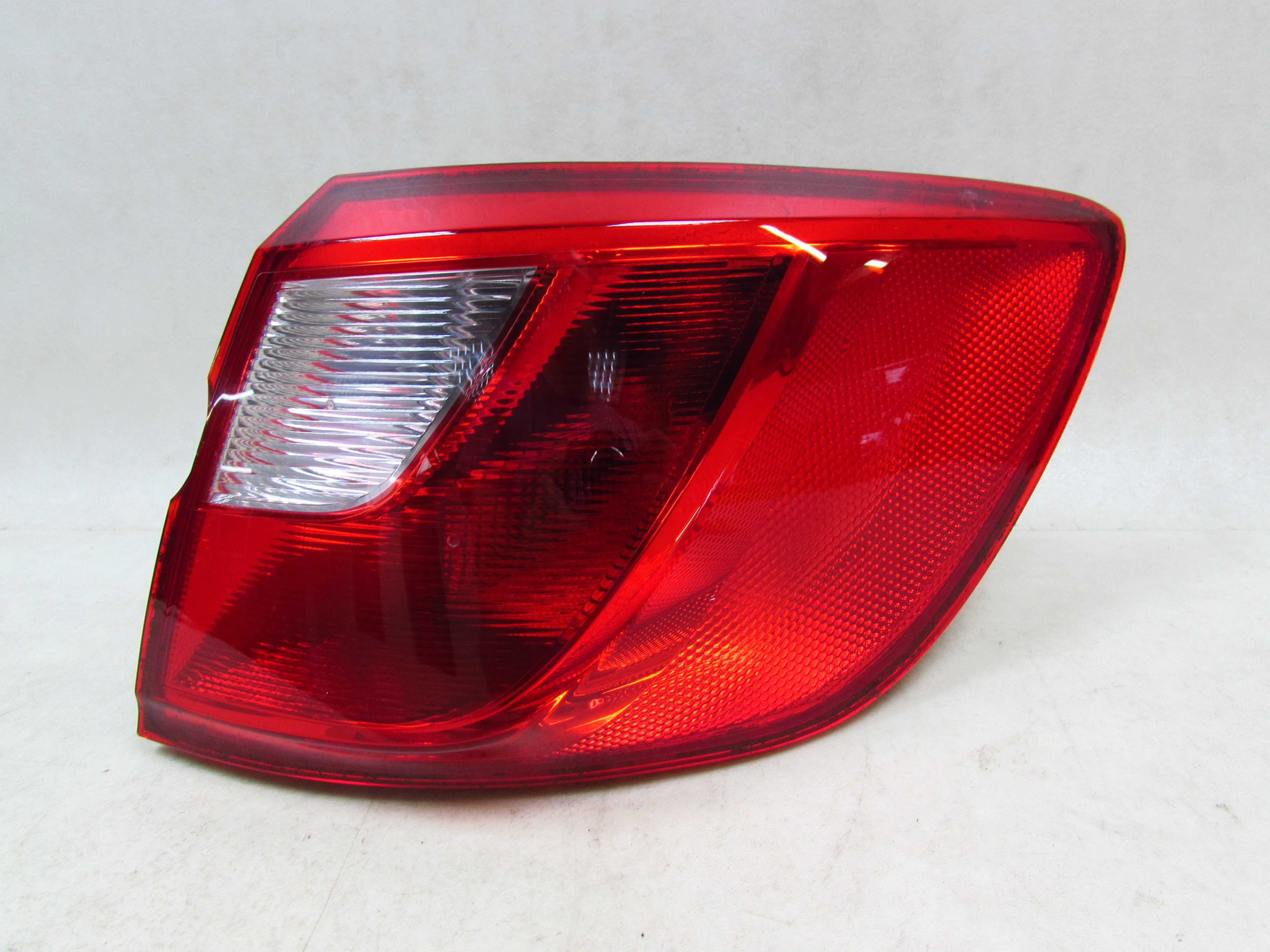 SEAT IBIZA IV KOMBI 08-12 LAMPA TYL PRAWA TYLNA 6J8945096