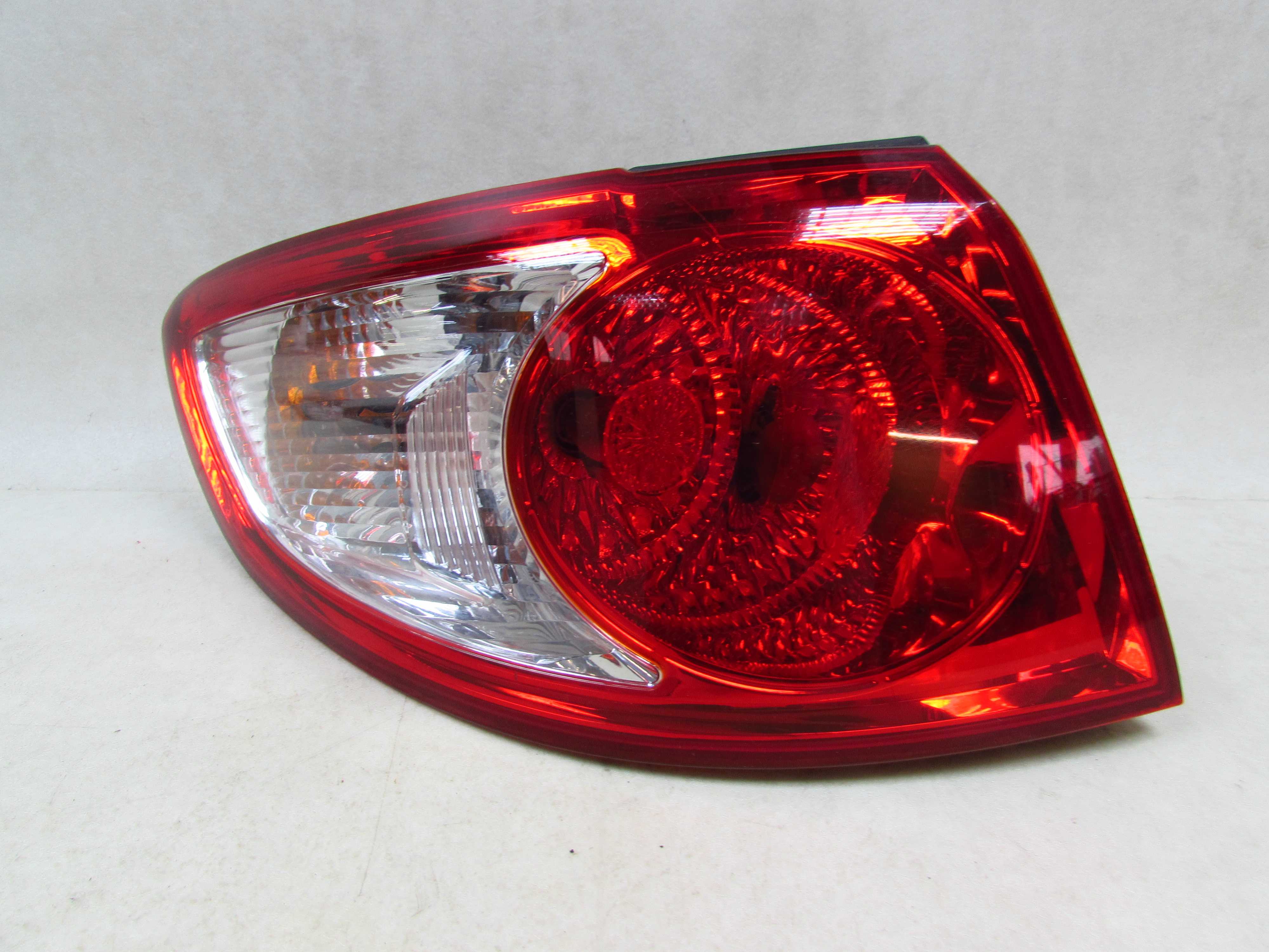 HYUNDAI SANTA FE II 05-10 LAMPA LEWY TYL 92401-2B000