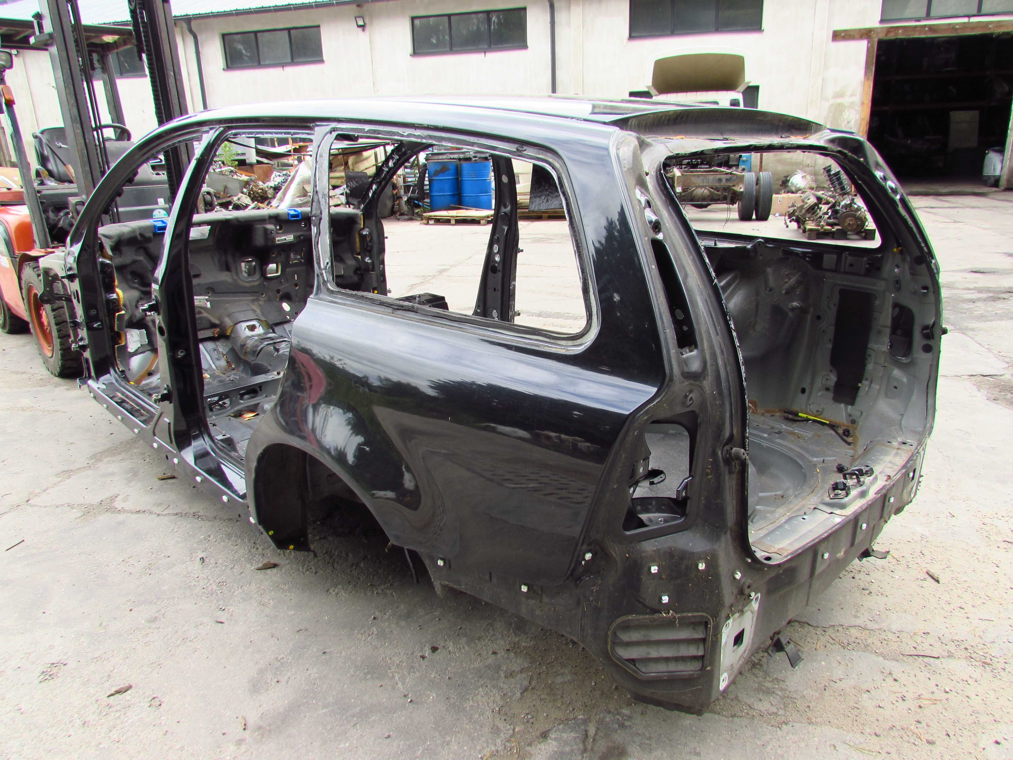VOLVO V50 04-13 CWIARTKA BLOTNIK TYL LEWY TYLNY 452-46