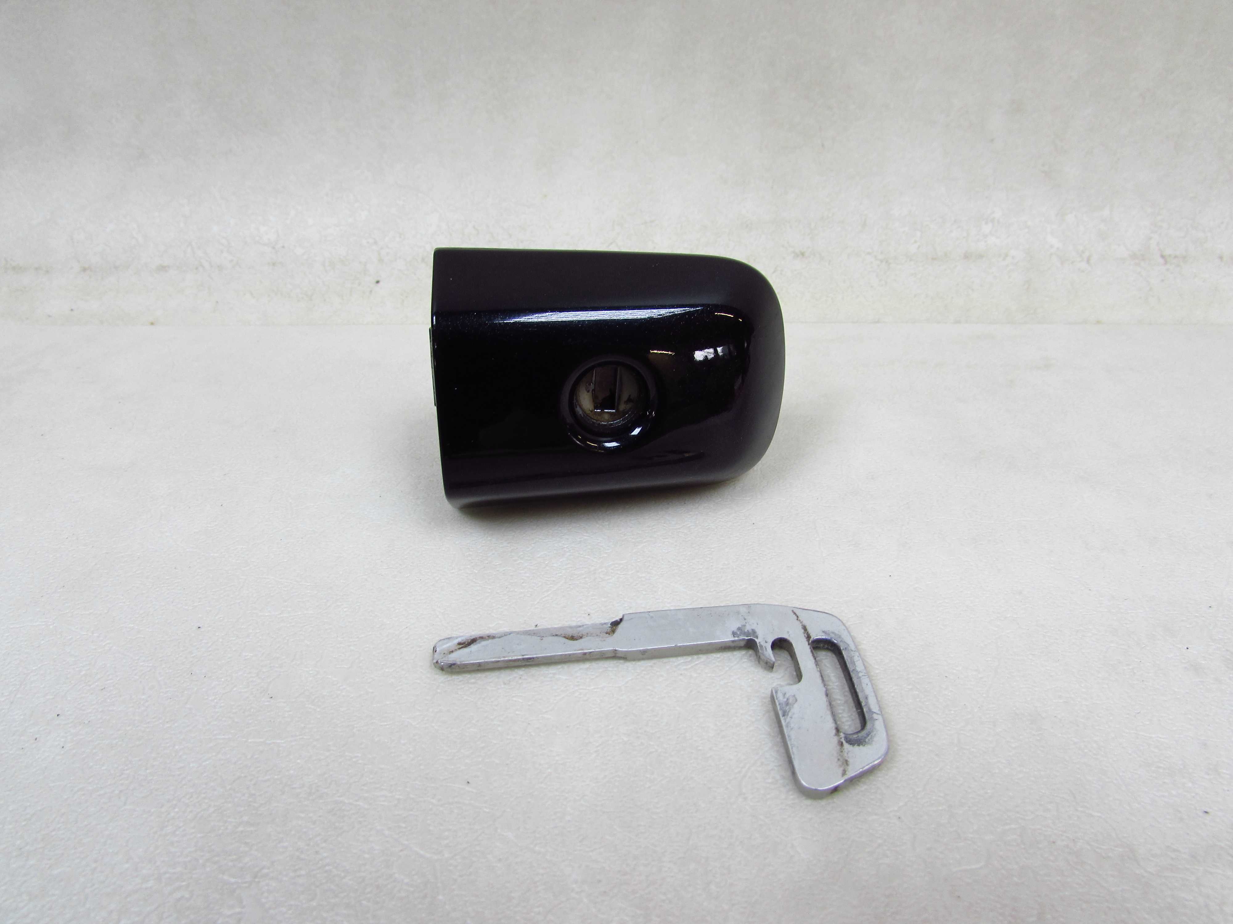 VOLVO S40 V50 C30 C70 S80 II V70 III XC70 06-16 WKLADKA ZAMEK KLUCZYK 30784964