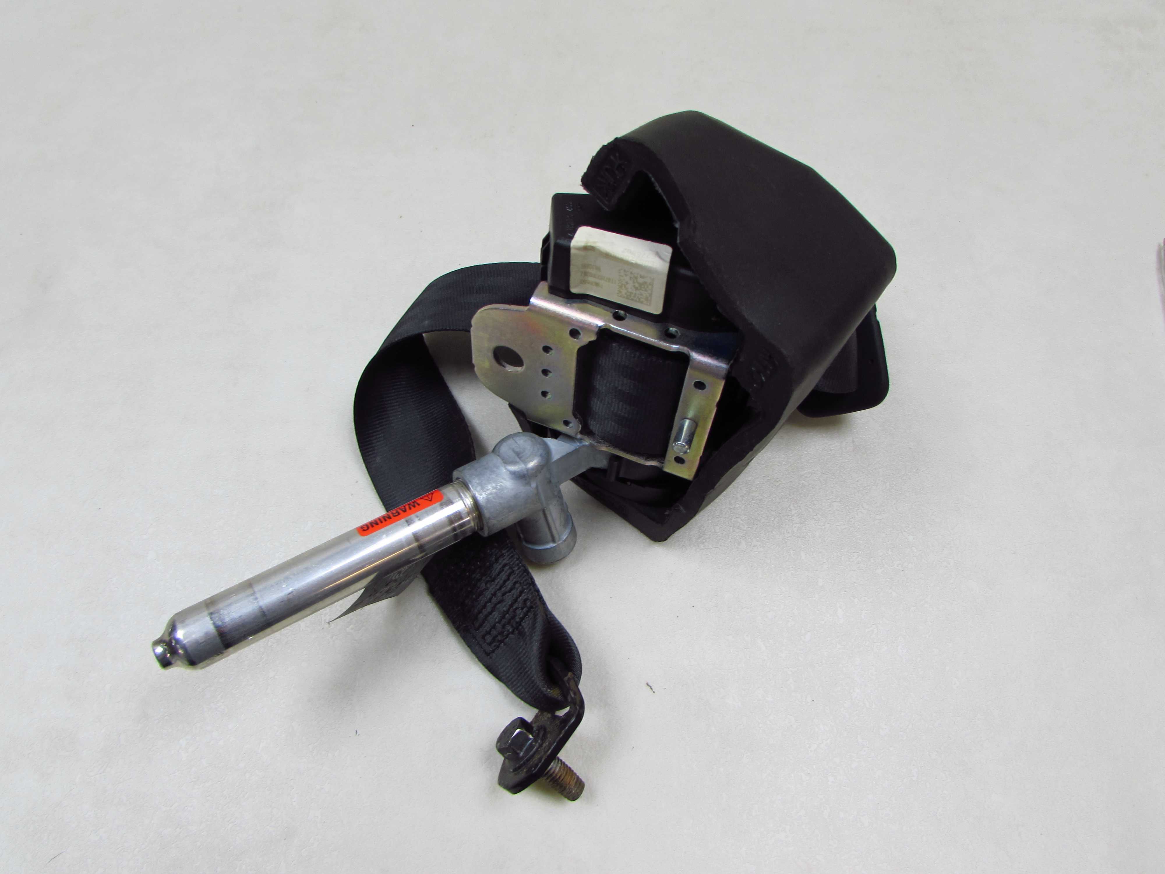 VOLVO V50 LIFT 07-13 PAS BEZPIECZENSTWA NAPINACZ TYL TYLNY PRAWY 8639553