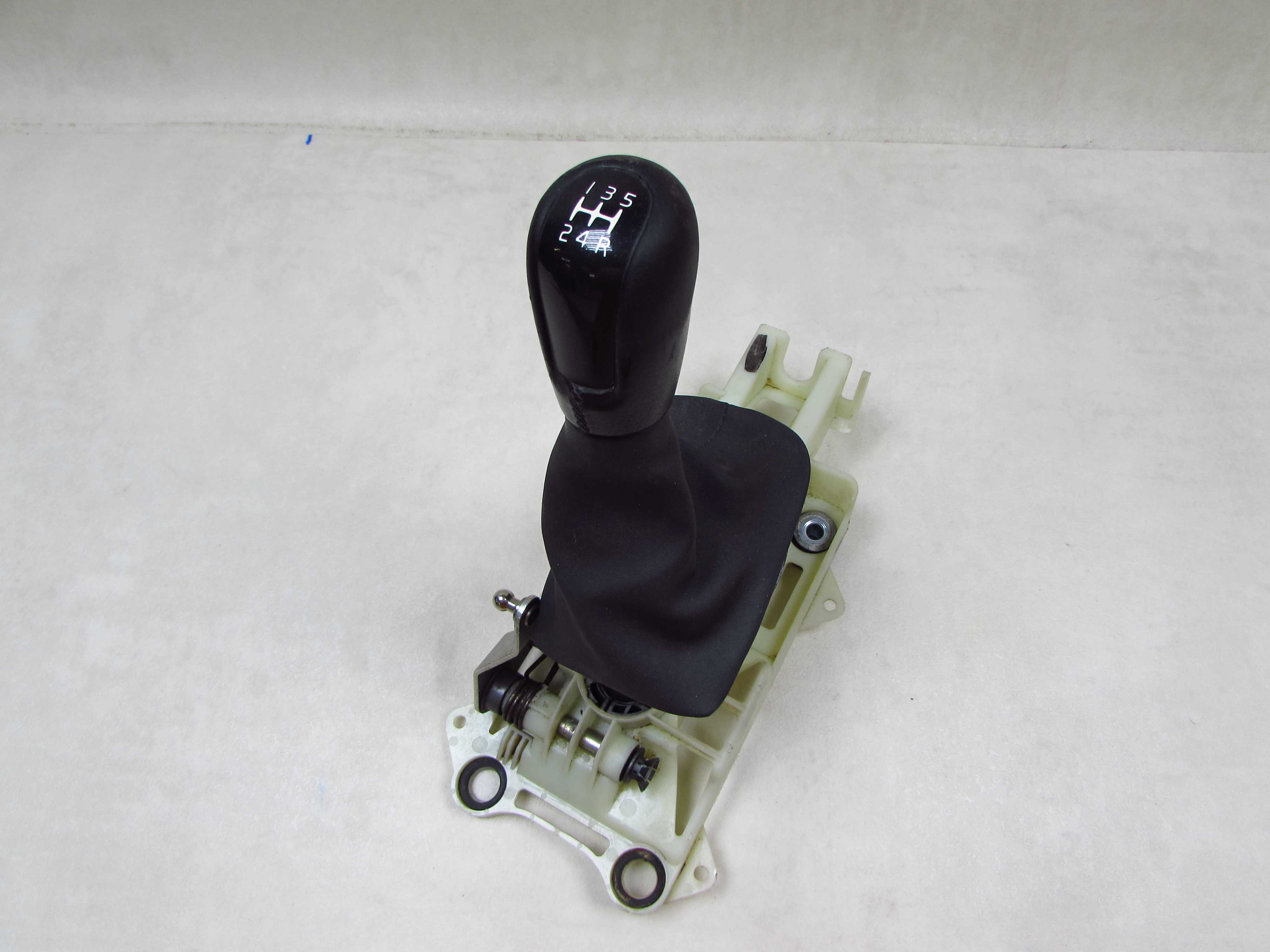 VOLVO C30 S40 V50 1.6 D 06-13 WYBIERAK LEWAREK ZMIANY BIEGOW 30759803