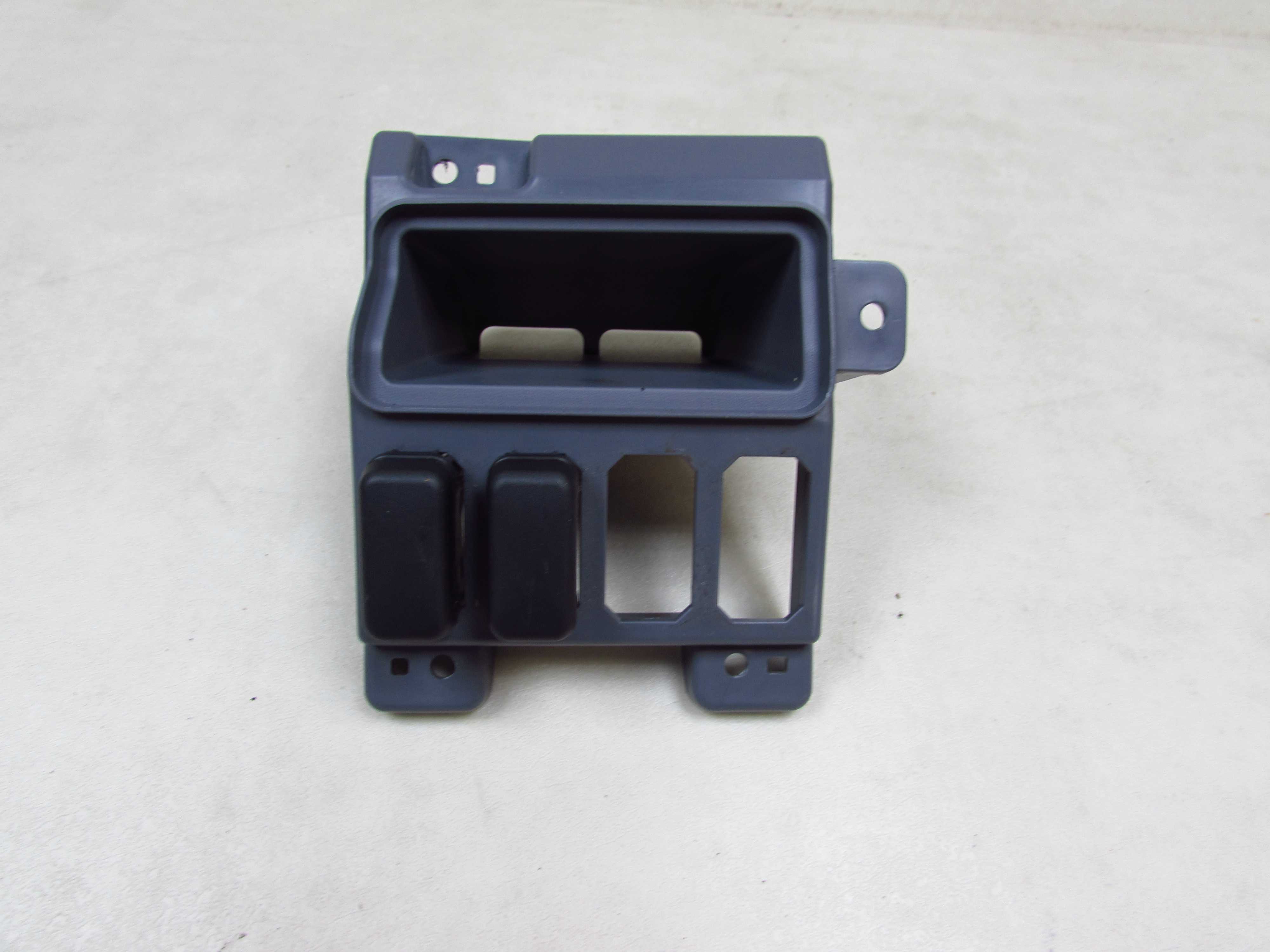 MITSUBISHI CANTER FUSO 14-21 RAMKA OSLONA ZASLEPKA PRZELACZNIKA MK569181 UK ANGLIK
