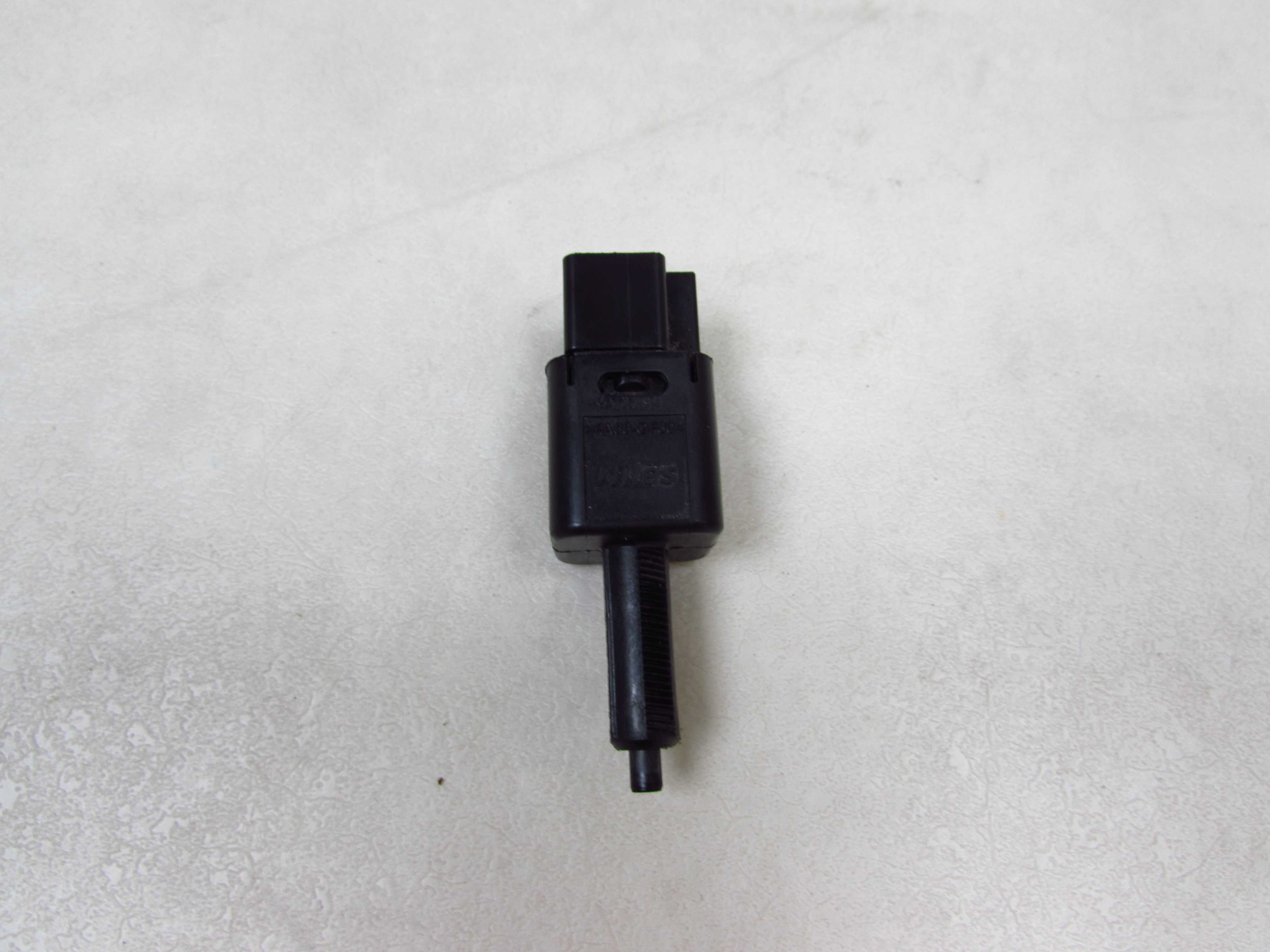 MITSUBISHI CANTER FUSO 14-21 CZUJNIK KRANCOWKA PEDALOW 5922K