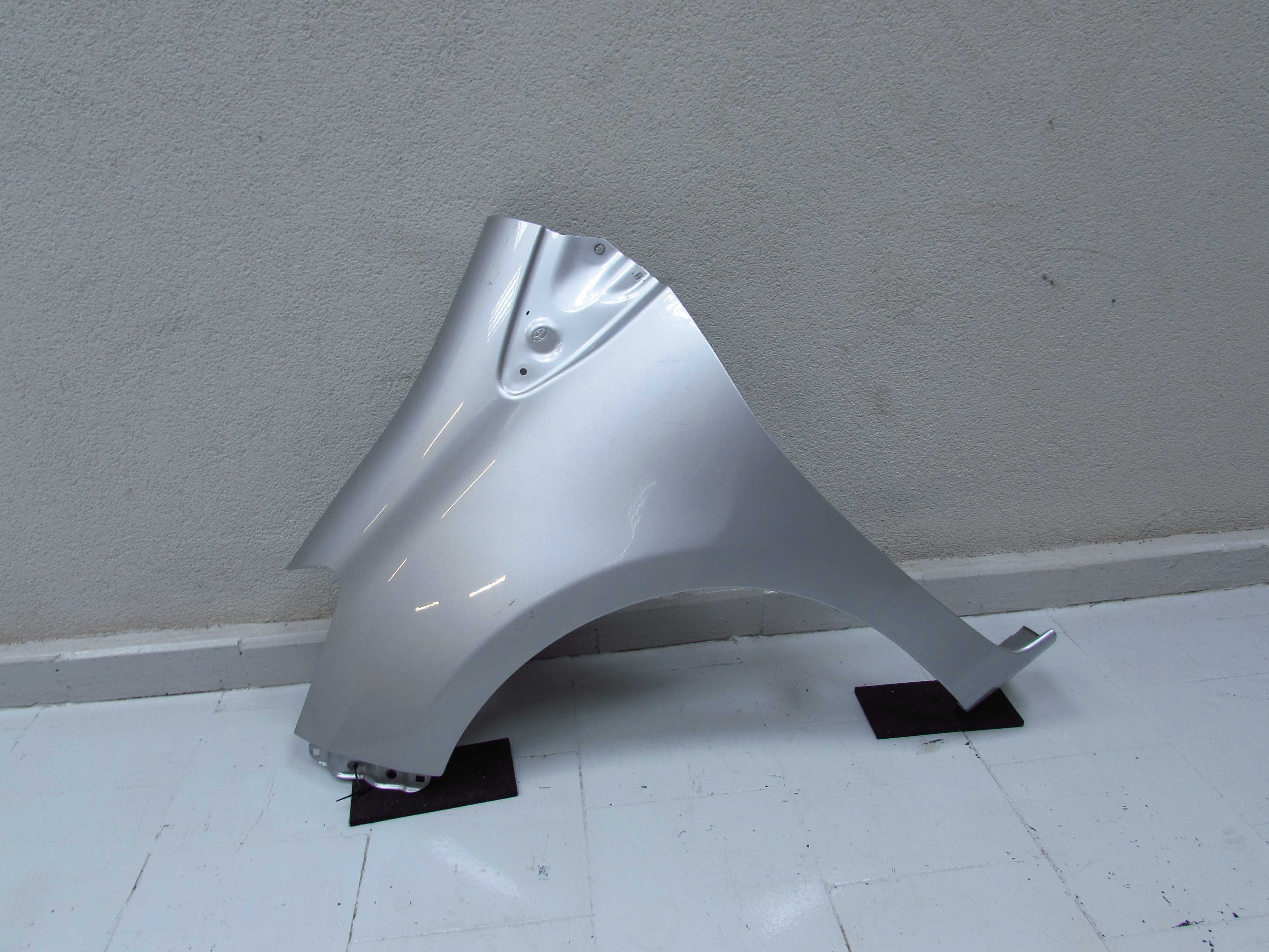 TOYOTA YARIS III LIFT 11-20 BLOTNIK PRZOD LEWY PRZEDNI