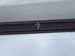 VOLVO V50 04-13 LISTWA DACHOWA DACHU LEWA POD RELINGI DACHOWE 39982767