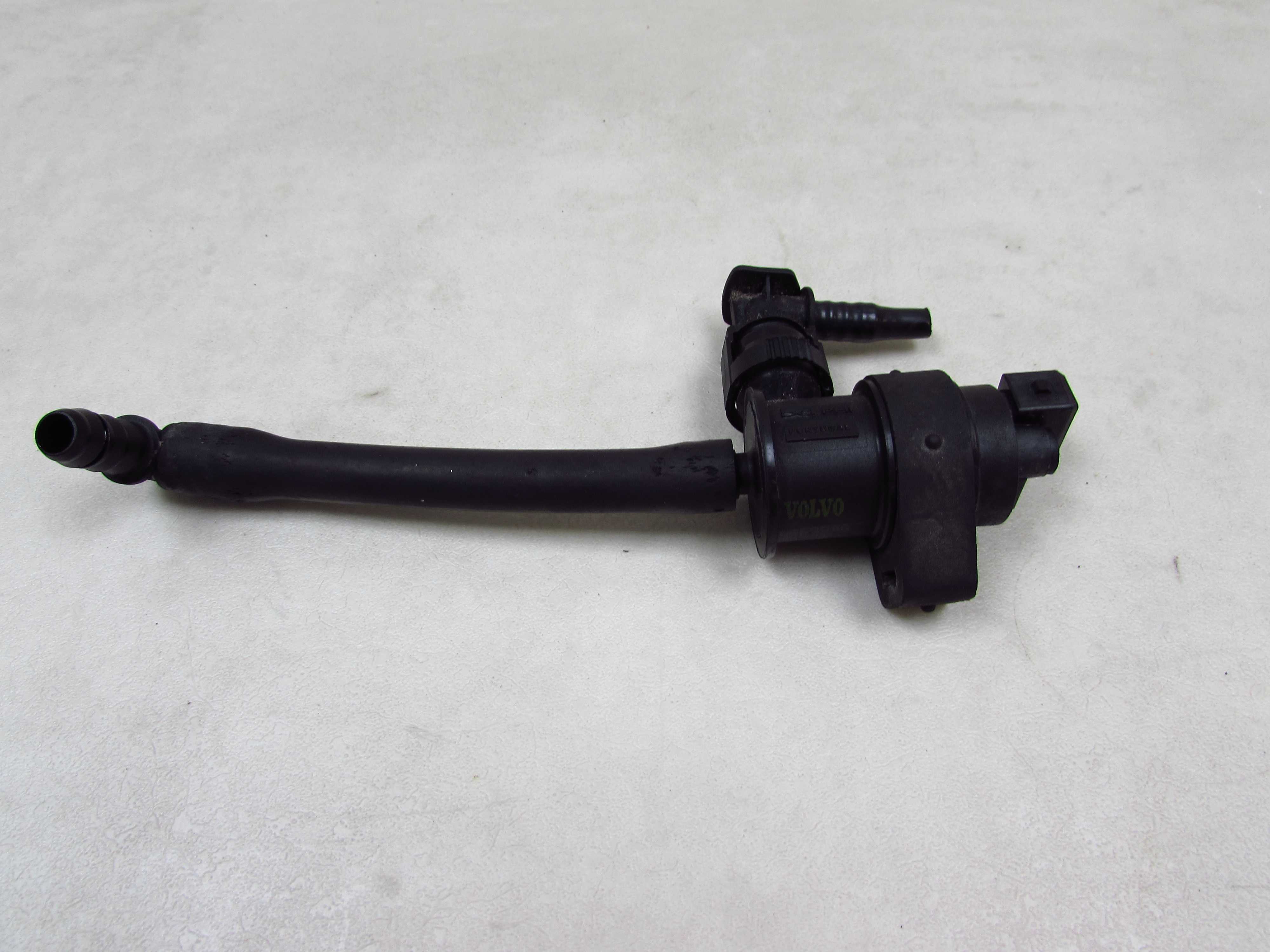 VOLVO XC90 2.5T 2.9 T6 ZAWOR PRZEWOD PODCISNIENIA 8653908 02-14